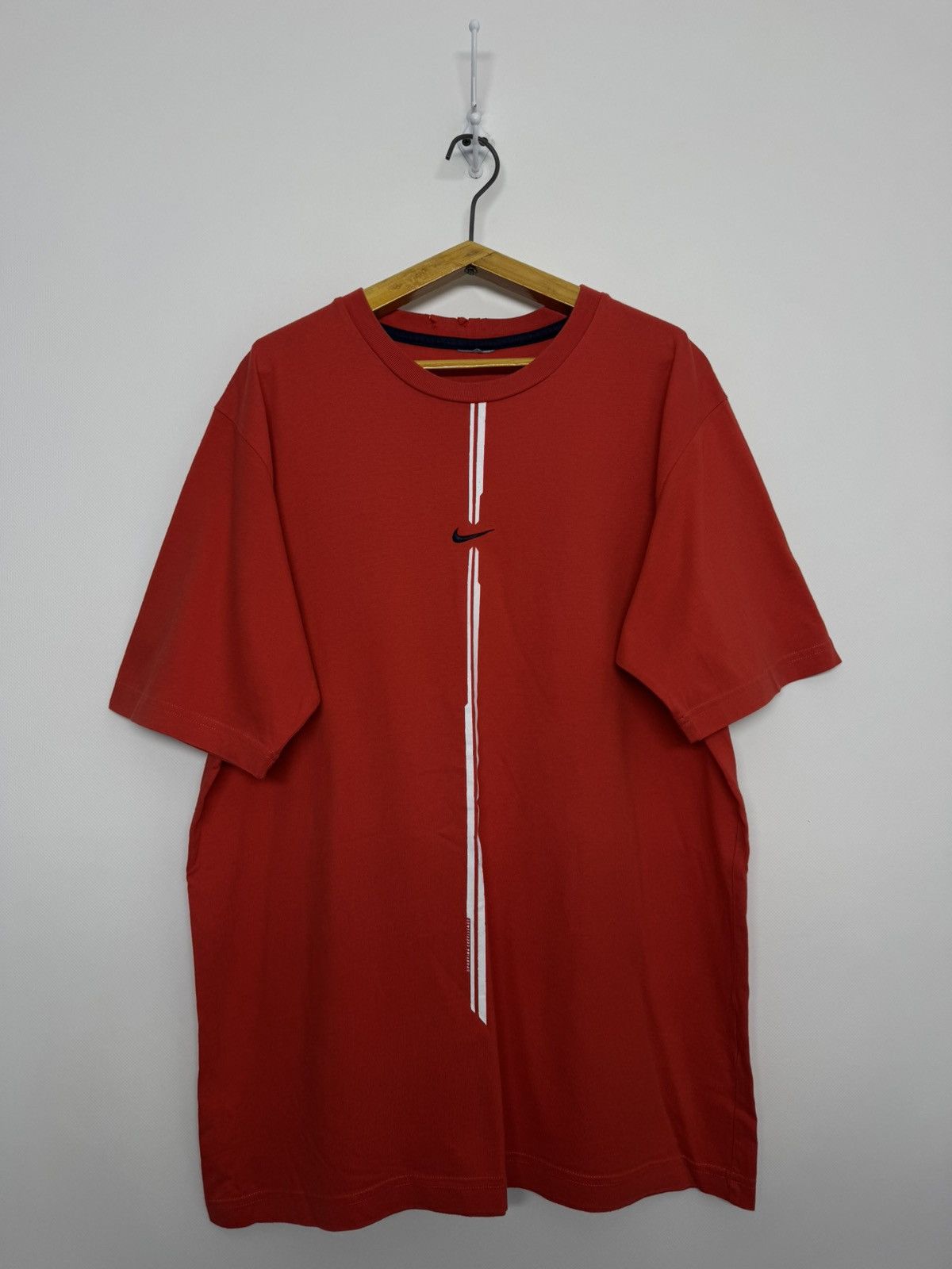 Nike Vintage Y2k Nike Big Logo Swoosh T-Shirt Size US L / EU 52-54 / 3 - 3 Thumbnail