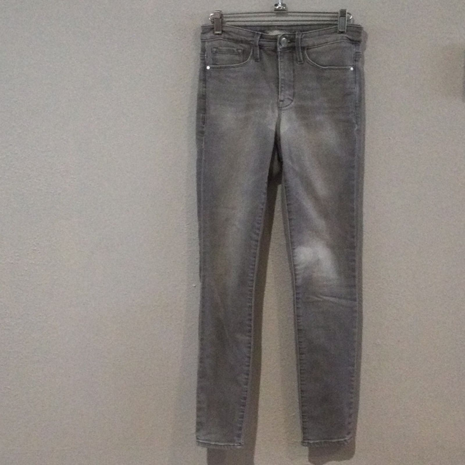 Athleta Athleta Faded Gray Mid Rise 5 Pocket Button/Zip Jegging 4 Size 27" / US 4 / IT 40 - 1 Thumbnail