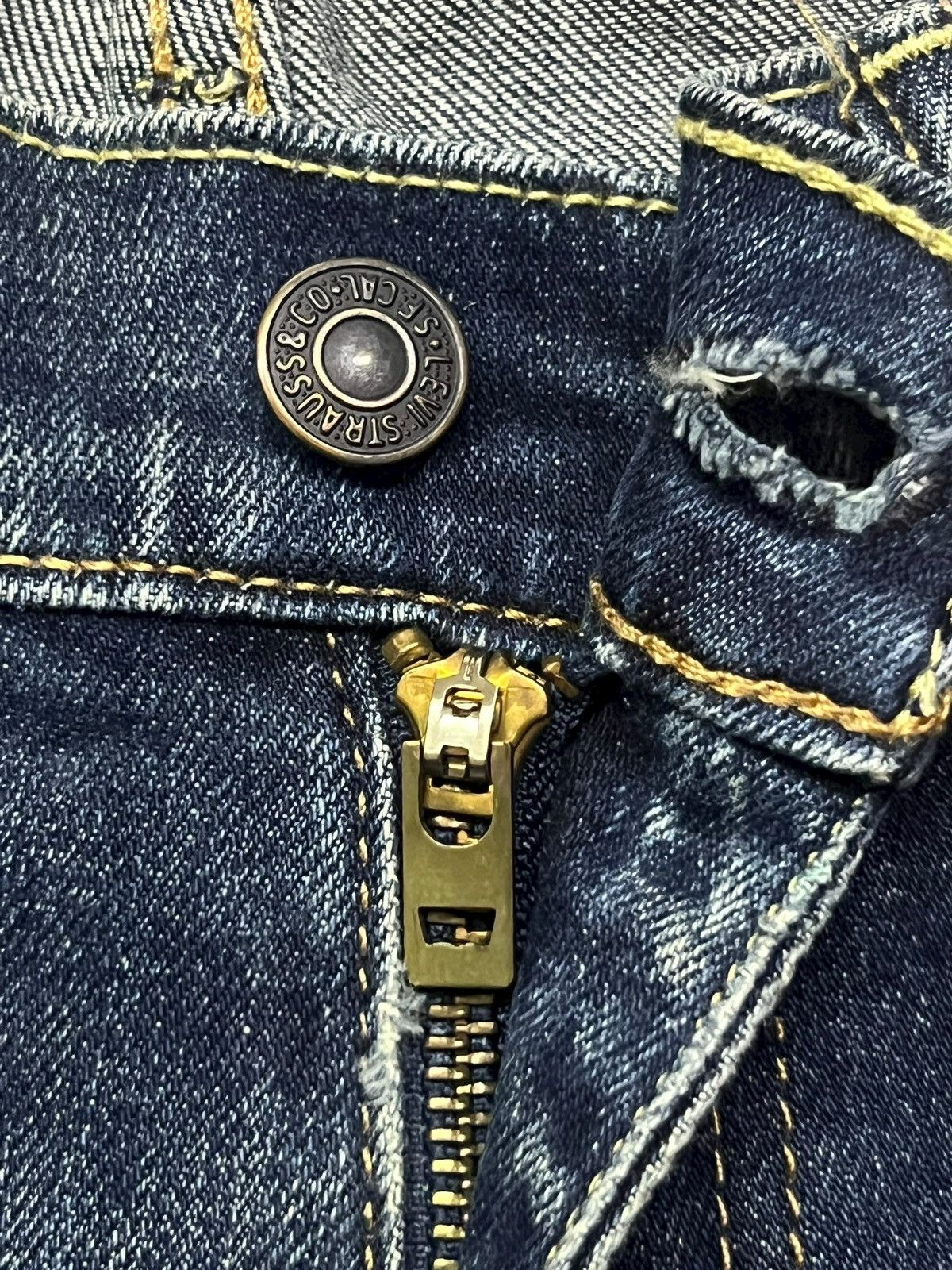 Levi's Vintage Levi’s 541 - Faded Wash, Distressed Denim Size US 31 - 10 Thumbnail