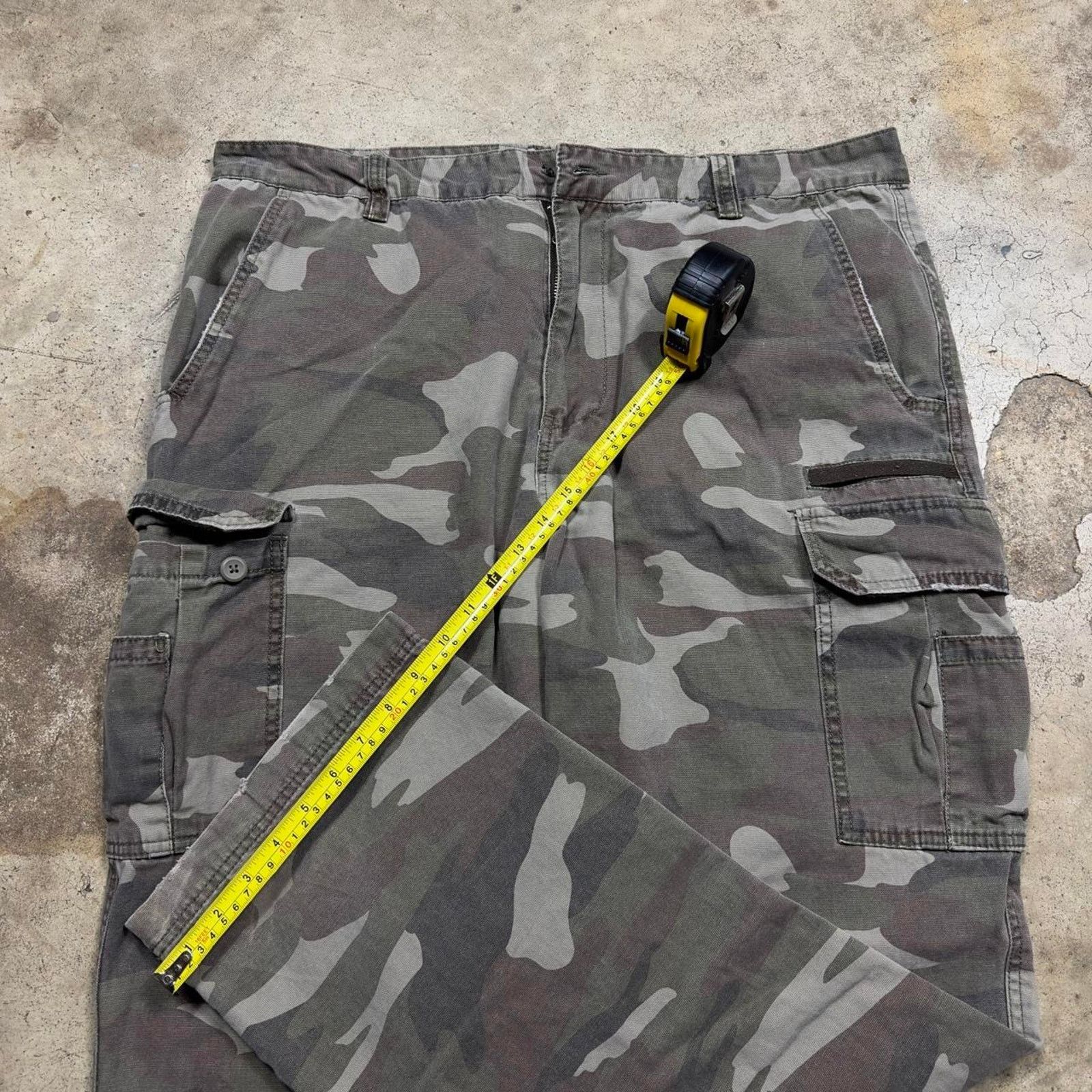 Japanese Brand × Southpole Y2K Camouflage Plugg Streetwear Wide Leg Baggy Cargo Pants Size US 38 / EU 54 - 4 Thumbnail