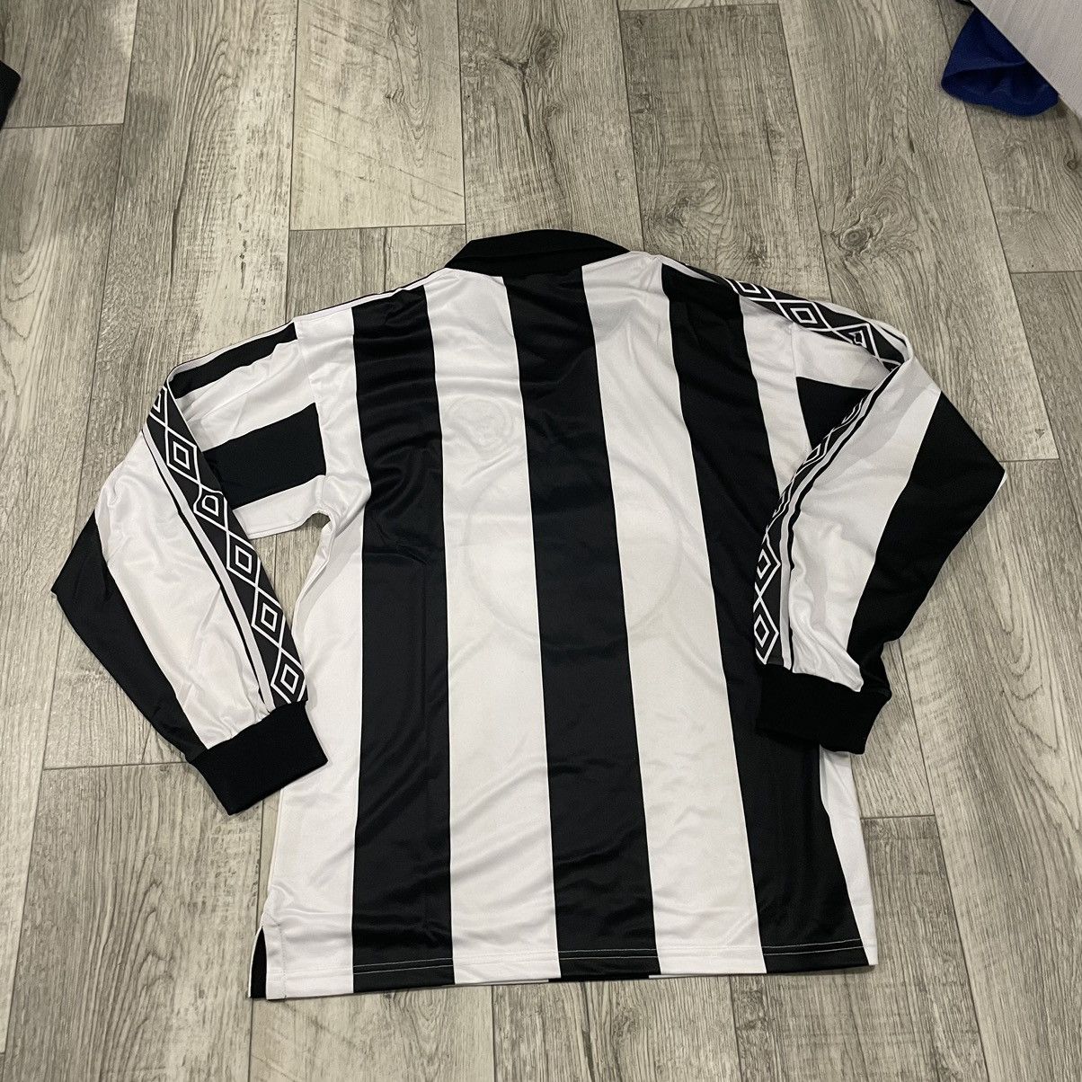 Umbro × Vintage Newcastle United Umbro 90s home jersey goalkeeper tee shirt Size US M / EU 48-50 / 2 - 6 Thumbnail