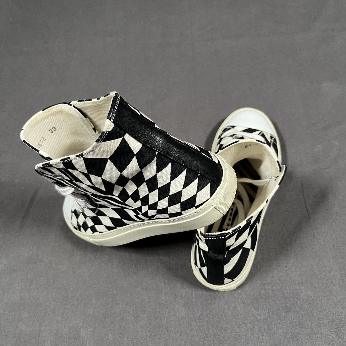Gareth Pugh SS2007 Geometric canvas sneakers Size US 5.5 / EU 38 - 5 Thumbnail
