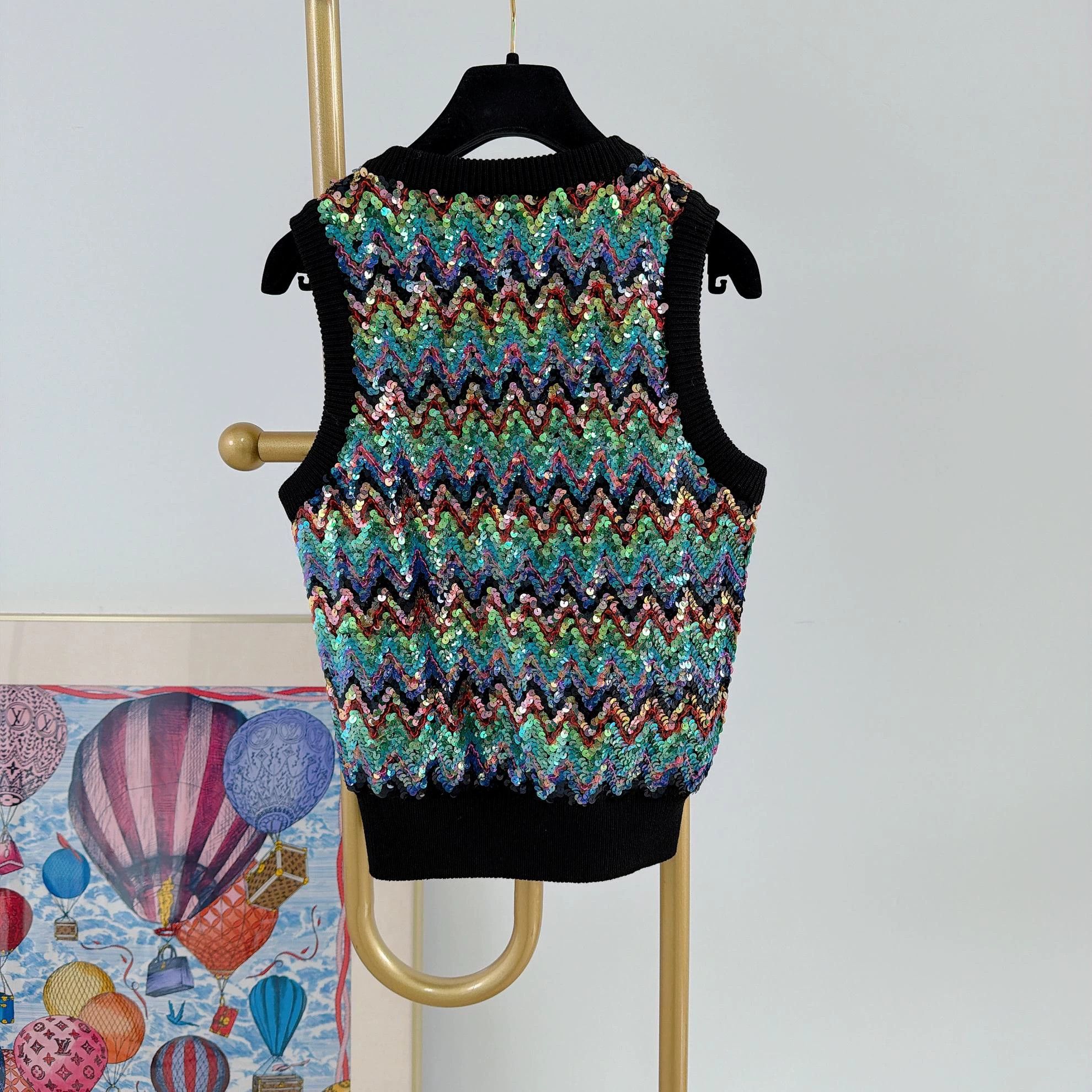 Louis Vuitton Louis Vuitton Colorful Sequin Vest S 6402 Size S / US 4 / IT 40 - 2 Thumbnail