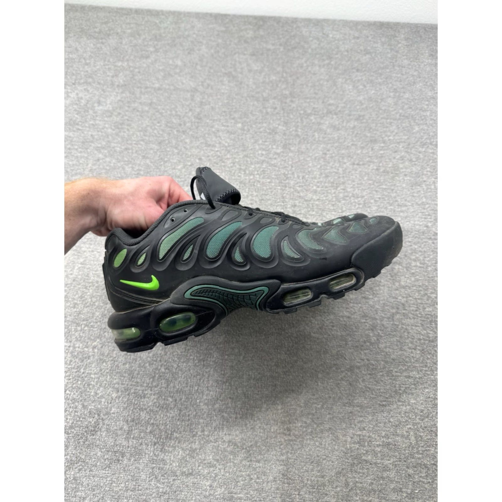 Nike Nike Air Max Plus Drift Black Green Strike Sz 10.5 FD4290-006 Men’s Sneakers Size US 10 / EU 43 - 2 Thumbnail