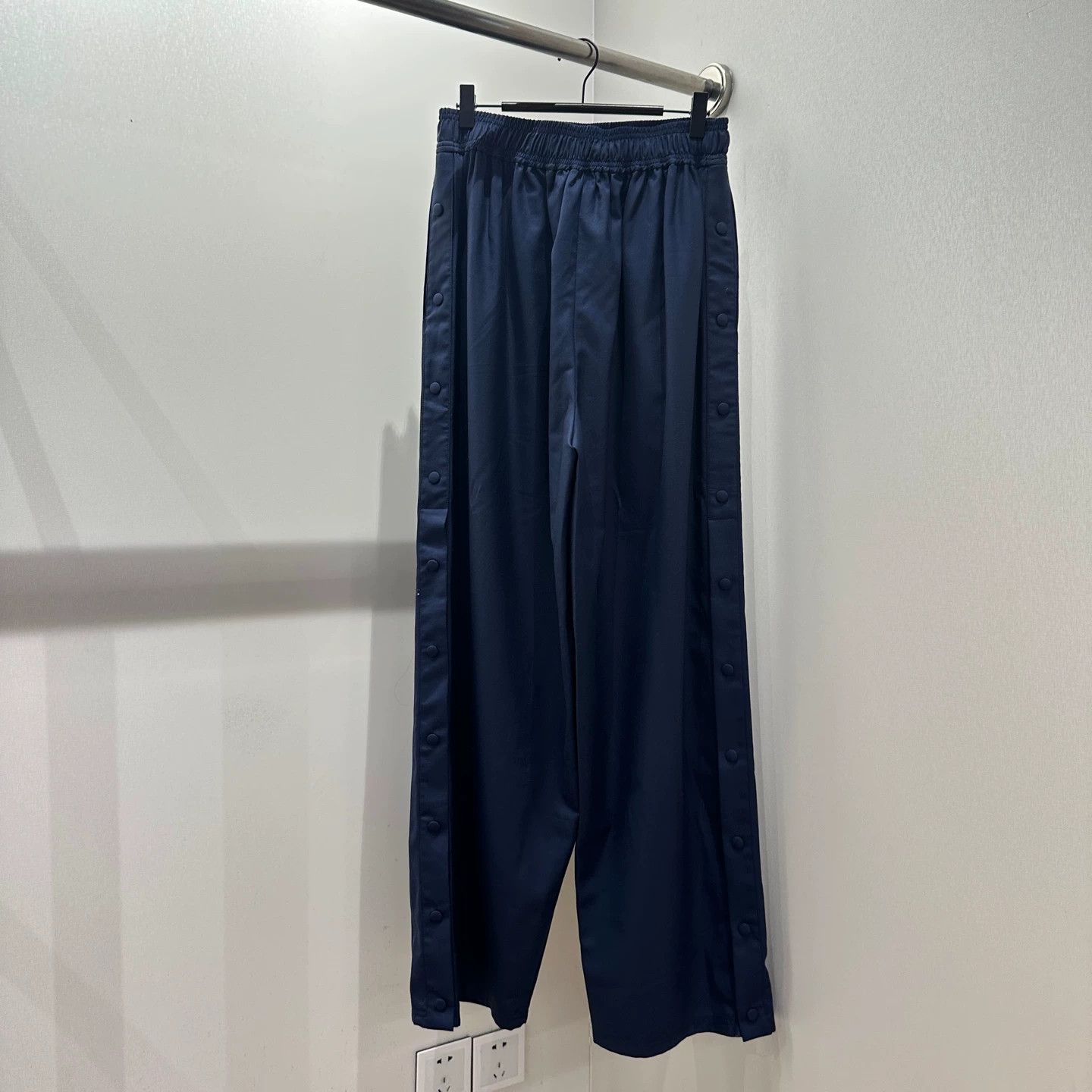 Loewe Loewe mar38 snap trim wool pants size S Size 26" / US 2 / IT 38 - 1 Thumbnail