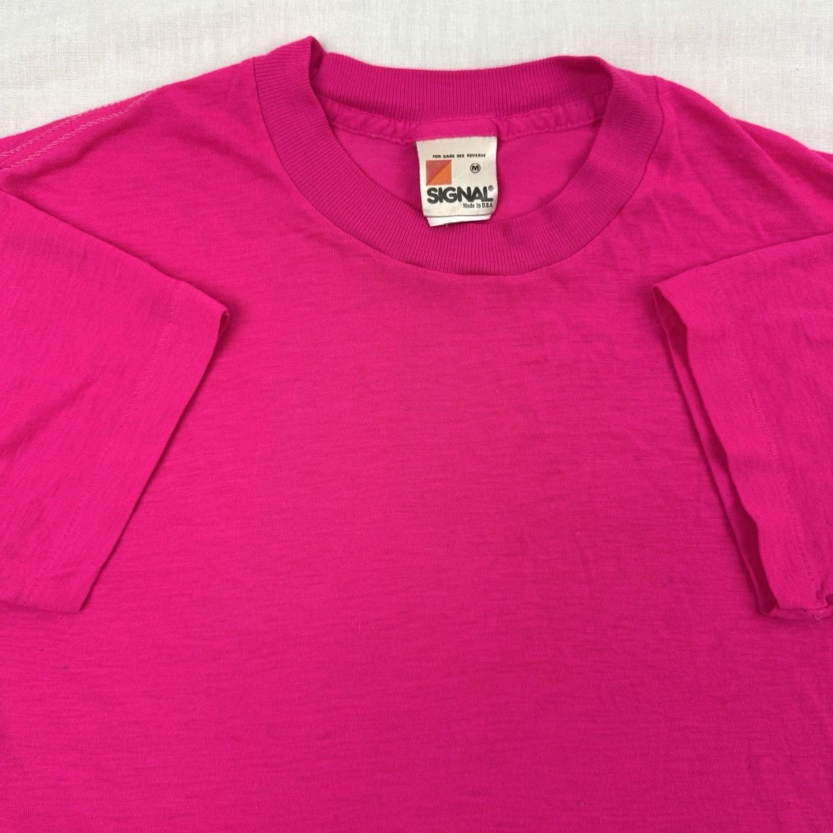 Vintage VINTAGE Signal T Shirt Womens Medium 1980s Bright Pink Made In USA Hipster Size M / US 6-8 / IT 42-44 - 2 Thumbnail
