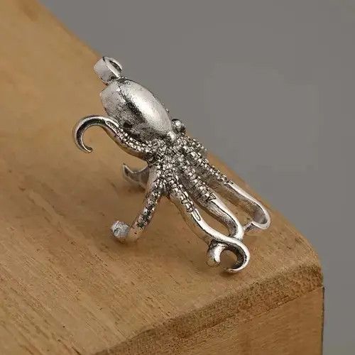 Designer × Jewelry Silver Octopus Ear Cuff (1pairs） Size ONE SIZE - 2 Thumbnail