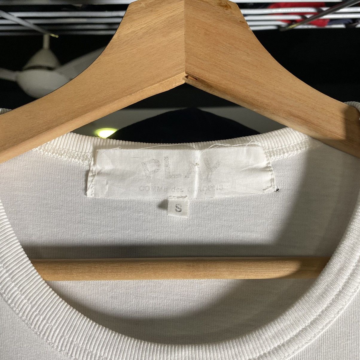 Comme des Garcons White Comme Des Garcons Play Tee with Red Heart Logo Size US S / EU 44-46 / 1 - 8 Thumbnail