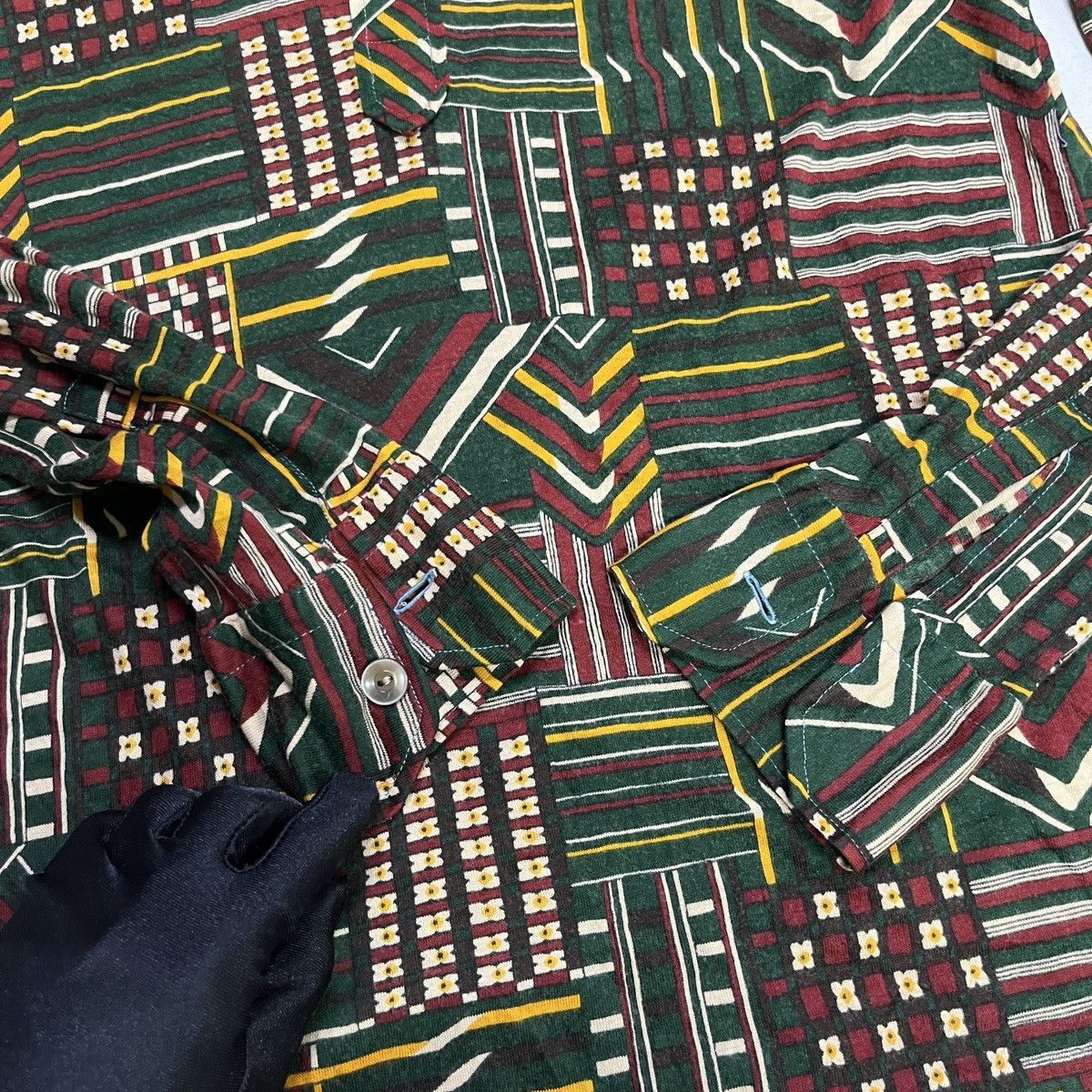 Designer × Vintage Vintage Geometric Abstract Wide Collar Button Shirt Size US S / EU 44-46 / 1 - 3 Thumbnail