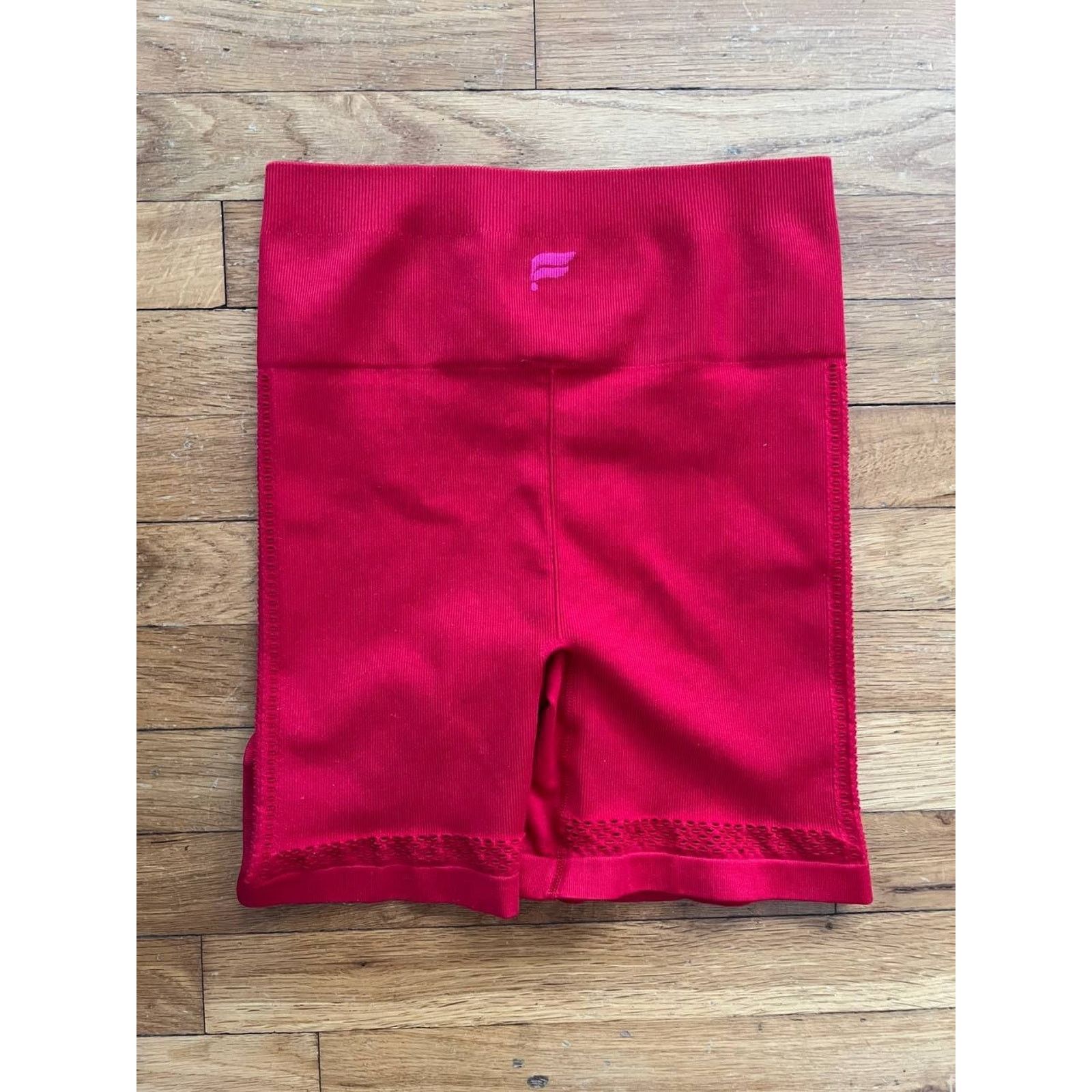 Fabletics Fabletics Sync 6'' Short Cherry Red Small A001727 Size 27" / US 4 / IT 40 - 4 Thumbnail