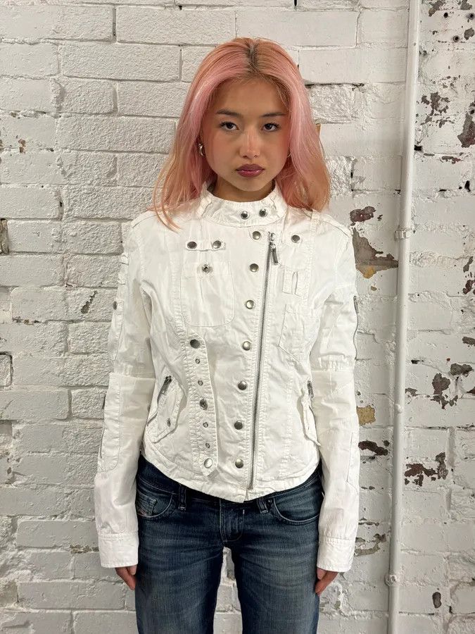 Moschino 2000s Moschino Asymmetrical Zip Cargo White Jacket Size S / US 4 / IT 40 - 1 Thumbnail