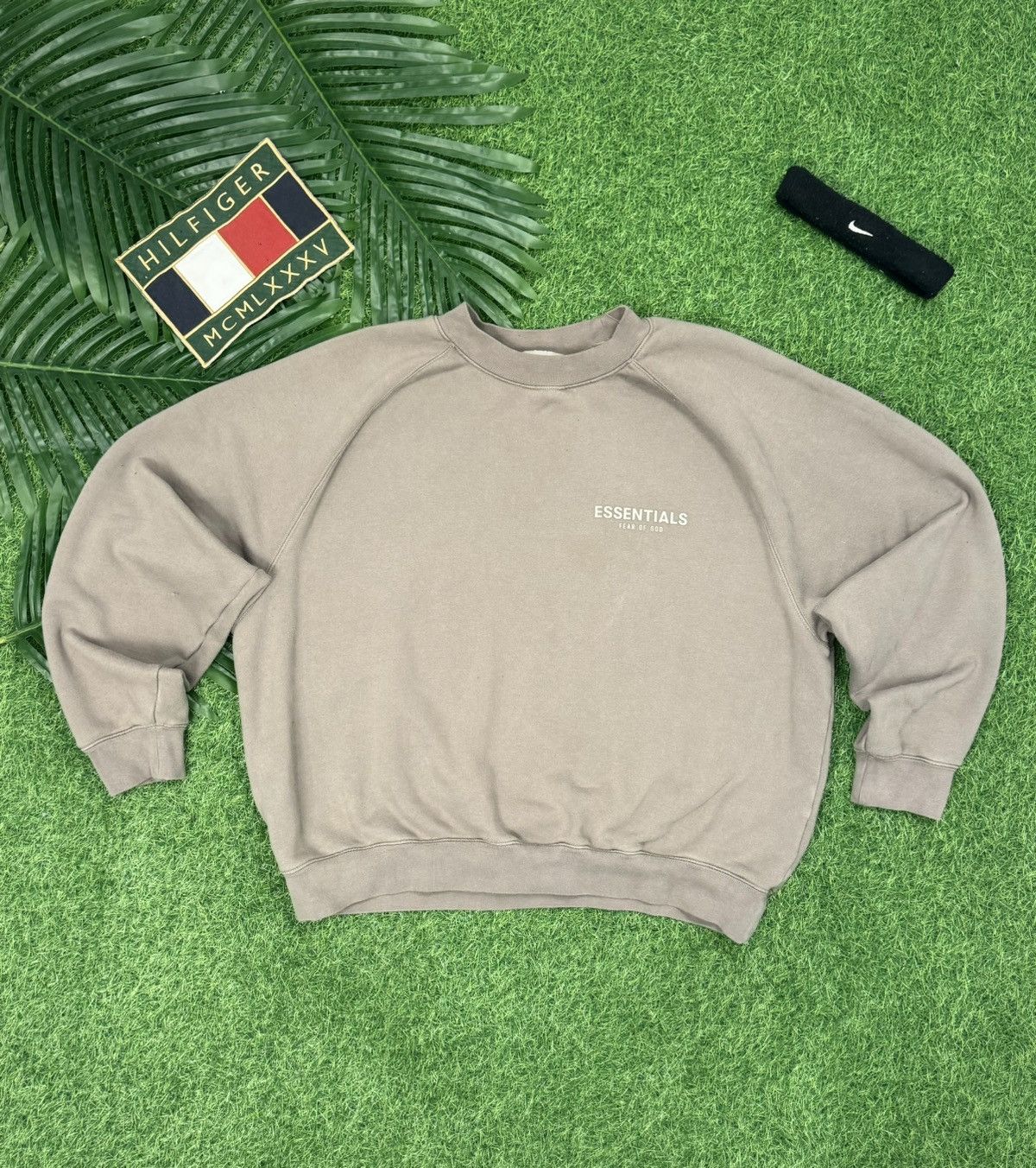 Essentials Sweatshirt Essentials Boxy Fit Size US L / EU 52-54 / 3 - 1 Thumbnail