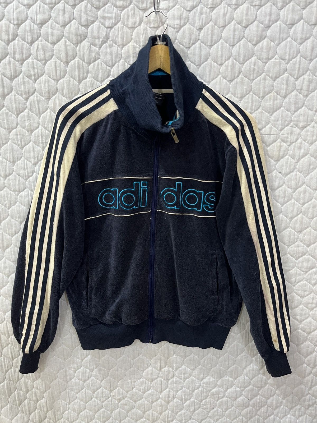 Adidas (Zzzz)🔥🔥STEALS ADIDAS THREE STRIPE SWEATER Size US M / EU 48-50 / 2 - 1 Thumbnail