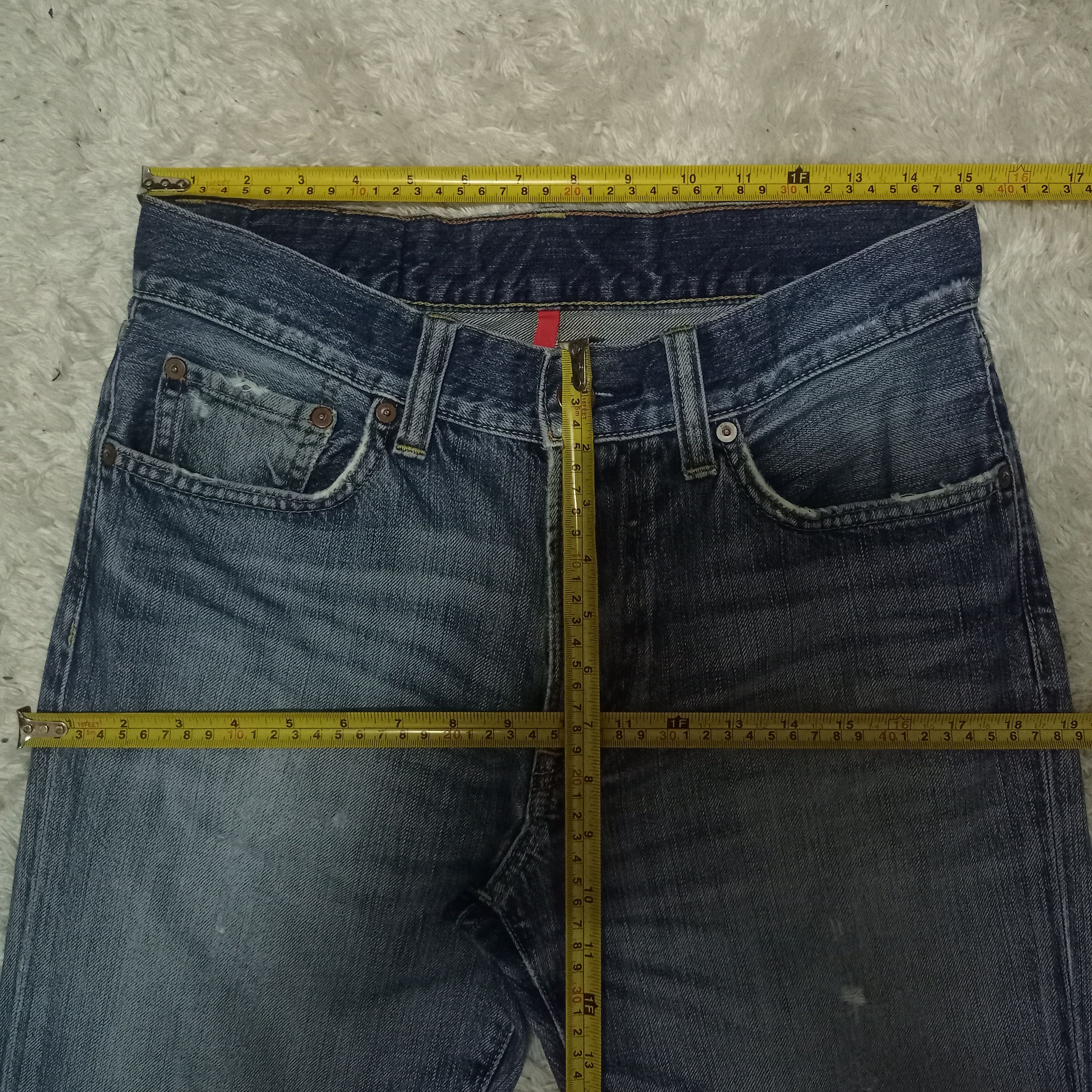 Japanese Brand × Uniqlo Vintage Uniqlo Blue Wash V Stitch Distressed Loose Jeans Size US 30 / EU 46 - 8 Thumbnail