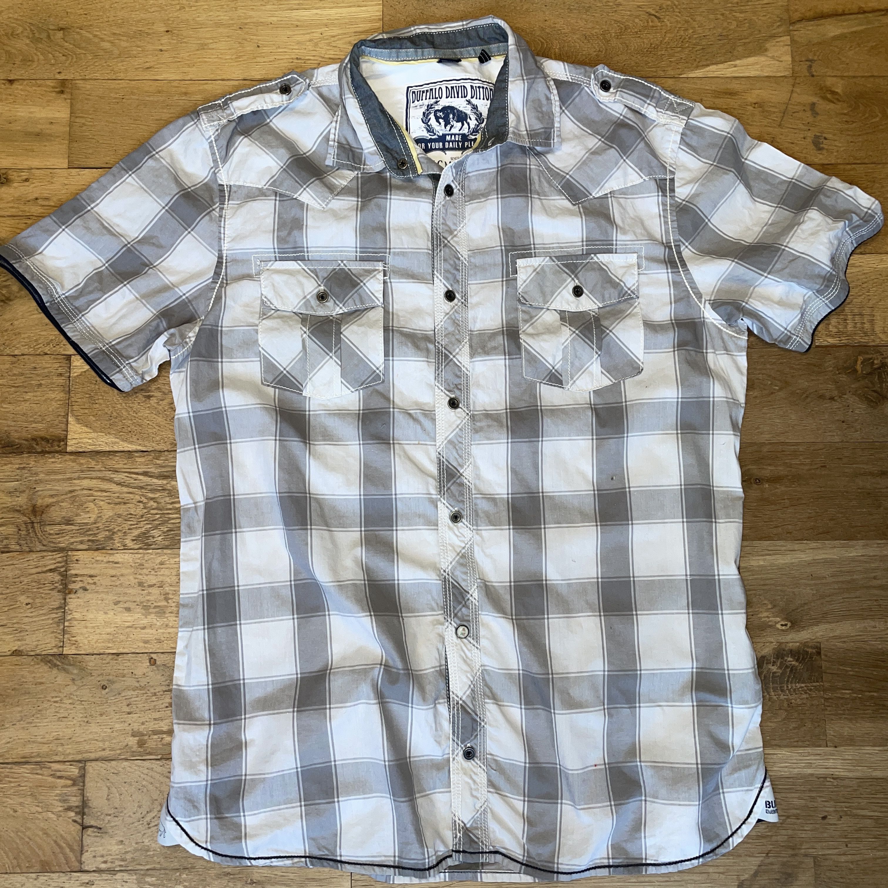 Buffalo David Bitton Buffalo David Bitton Men's Fashionable Check Shirt Size L Size US L / EU 52-54 / 3 - 1 Thumbnail