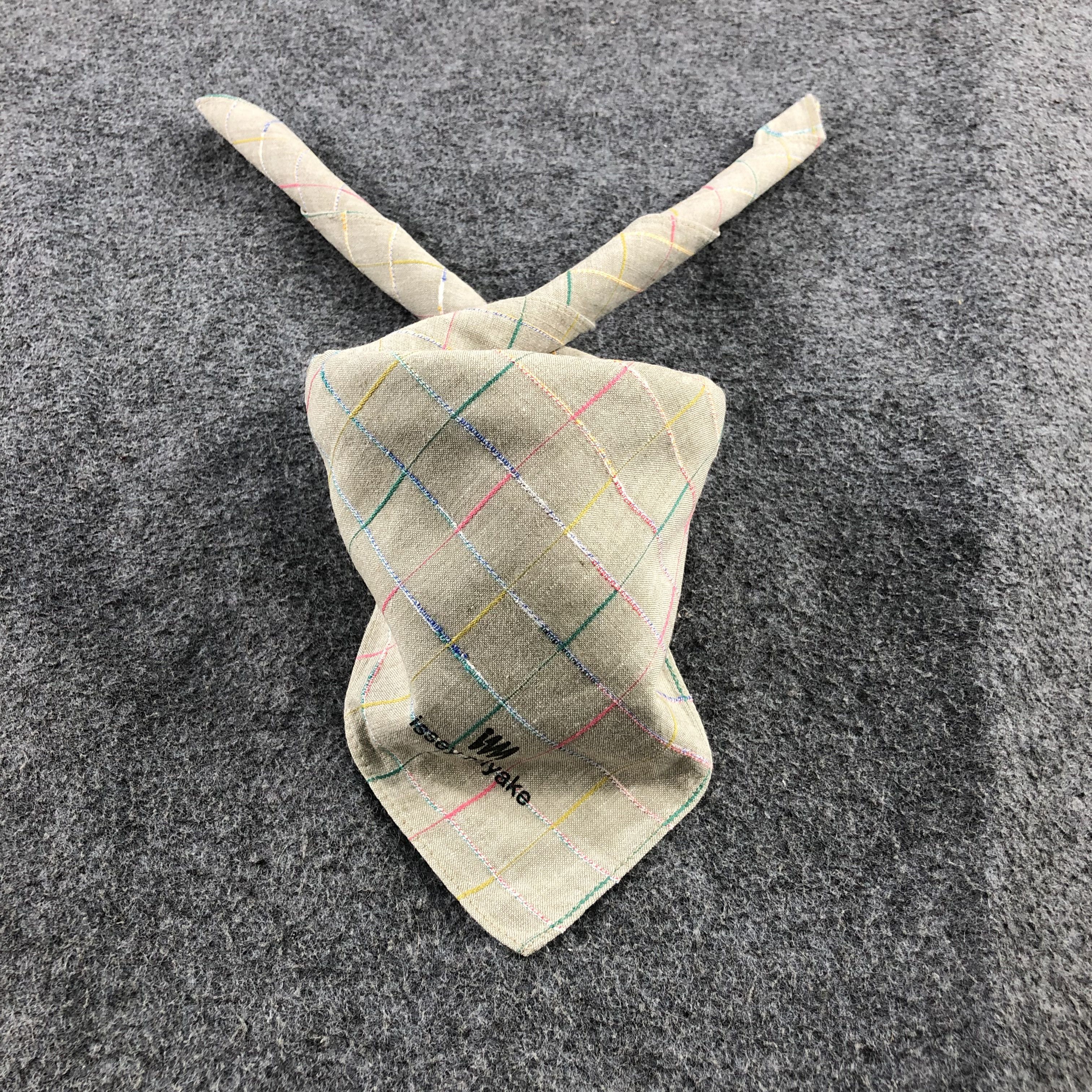 Issey Miyake Issey Miyake Handkerchief Neckerchief Bandana H1439 Size ONE SIZE - 1 Thumbnail