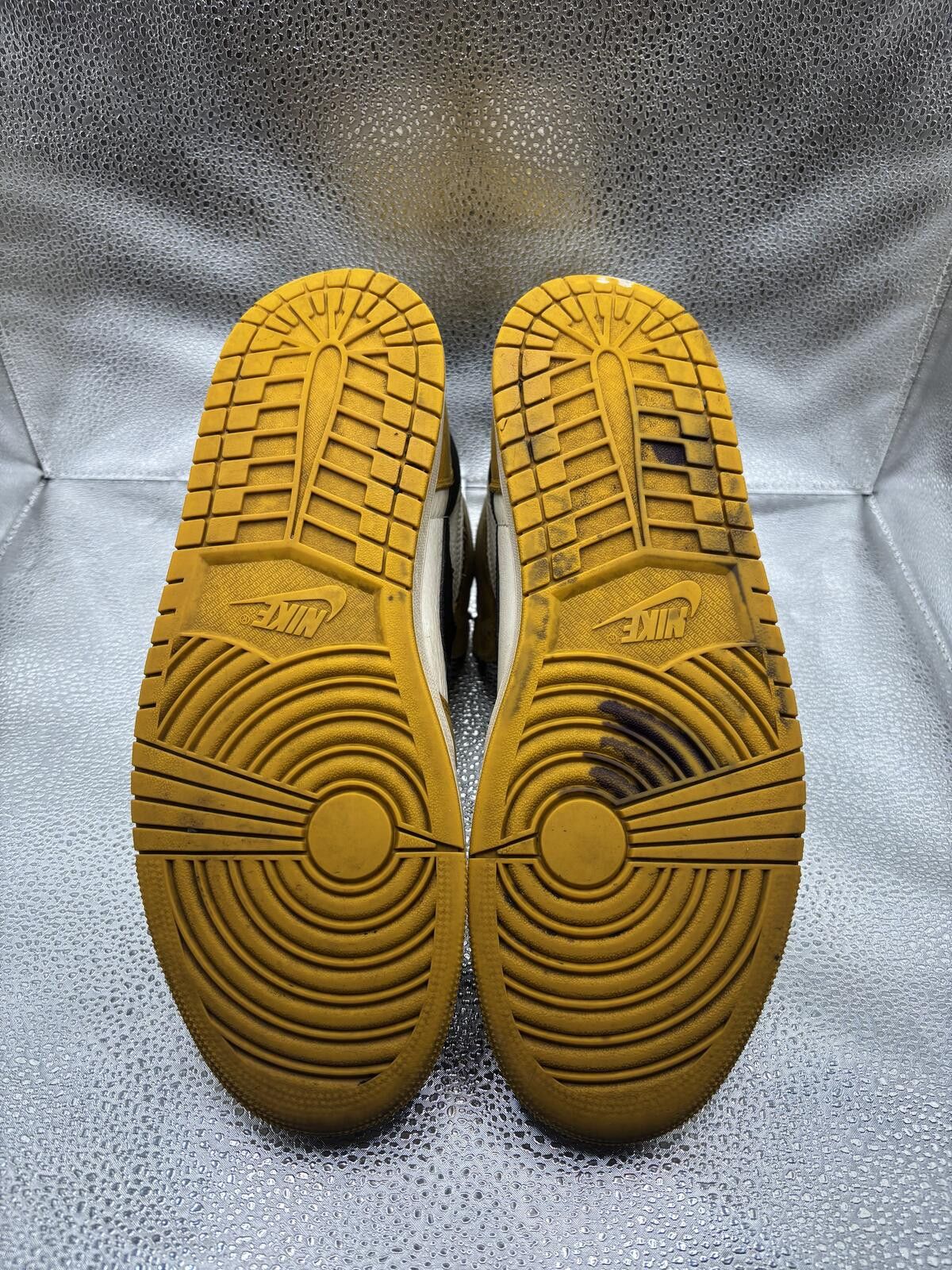 Jordan Brand Air Jordan 1 high yellow Orche Size US 10.5 / EU 43-44 - 3 Thumbnail