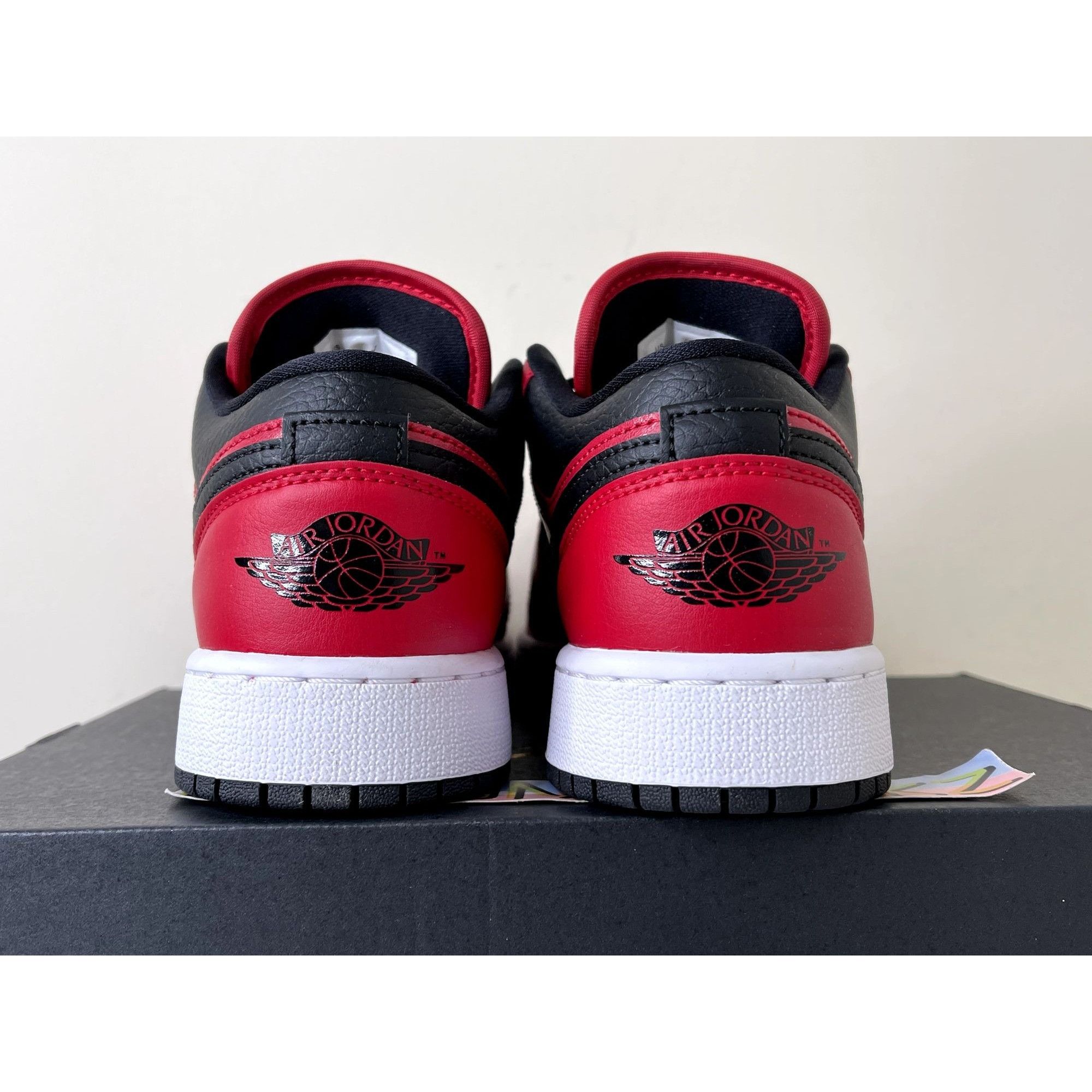 Jordan Brand Jordan 1 Low Reverse Bred Gym Red GS 6Y Size US 6 / EU 39 - 5 Thumbnail