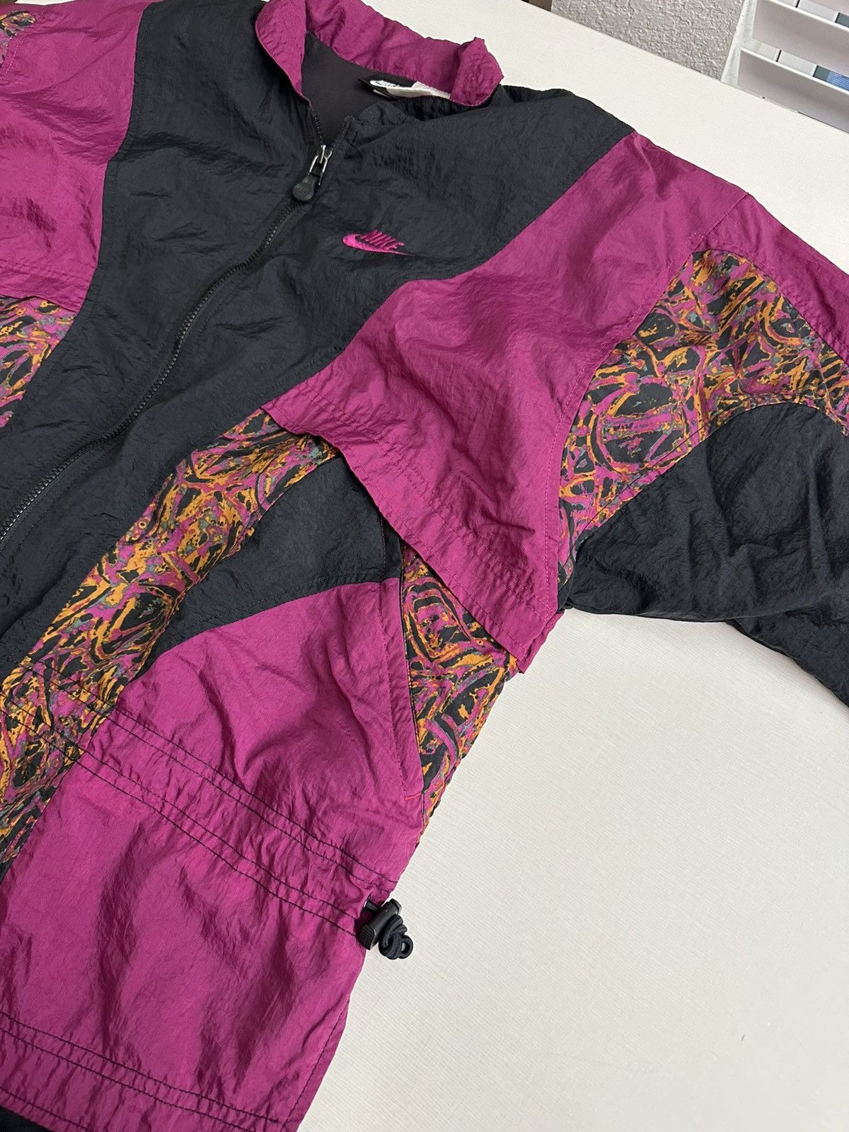 Nike × Vintage Vintage 80s Nike Size Medium Magenta Black Abstract Jacket Size US M / EU 48-50 / 2 - 8 Thumbnail