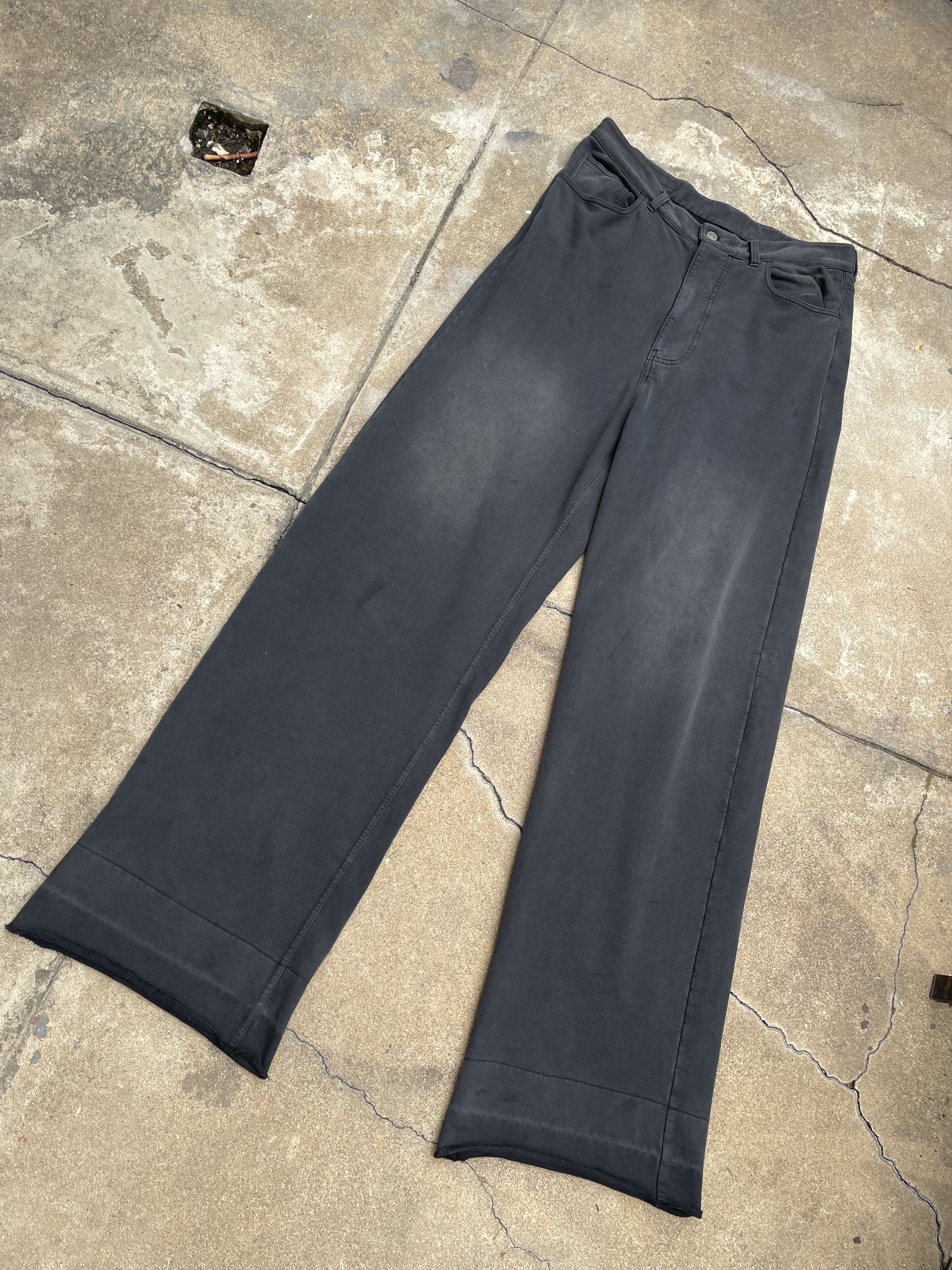 Balenciaga FW22 Trompe-l'œil Denim Print Sweatpants Size US 32 / EU 48 - 2 Thumbnail