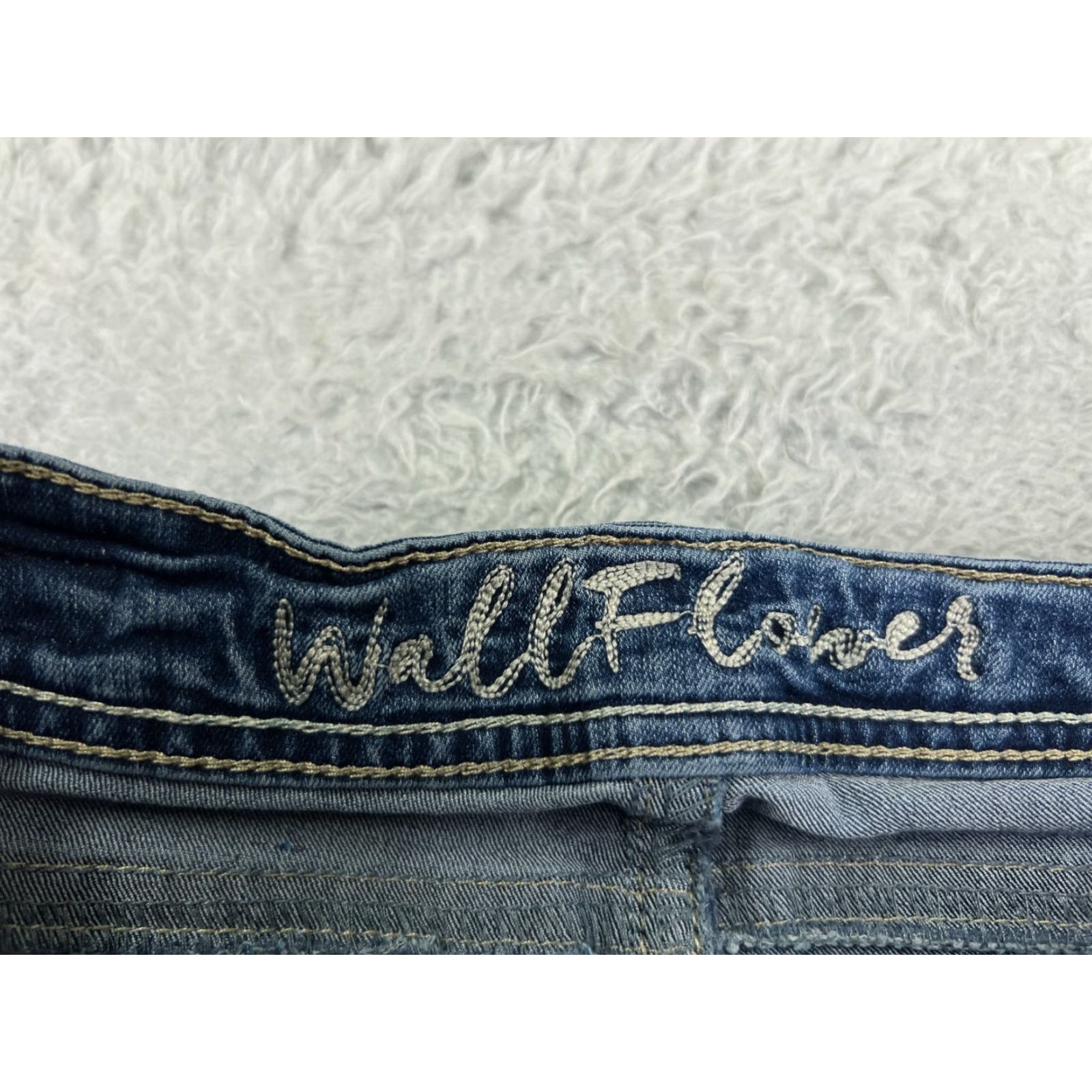 Vintage VINTAGE Wallflower Jeans Women Flared Pants Cotton Rayon Blue Embroidered Rhinestone 22x29 Size 25" / US 0 / IT 36 - 6 Thumbnail