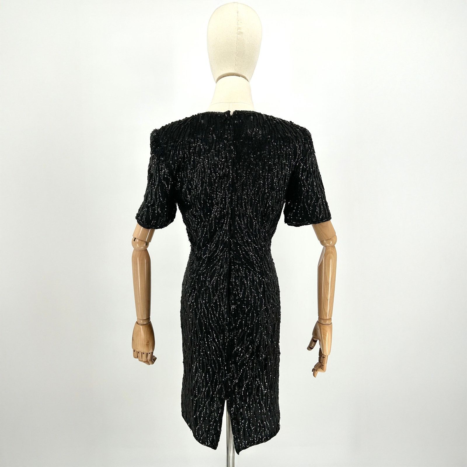 Vintage Vintage 80s Black Beaded Sequin Shoulder Pad Cocktail Dress Size S / US 4 / IT 40 - 4 Thumbnail