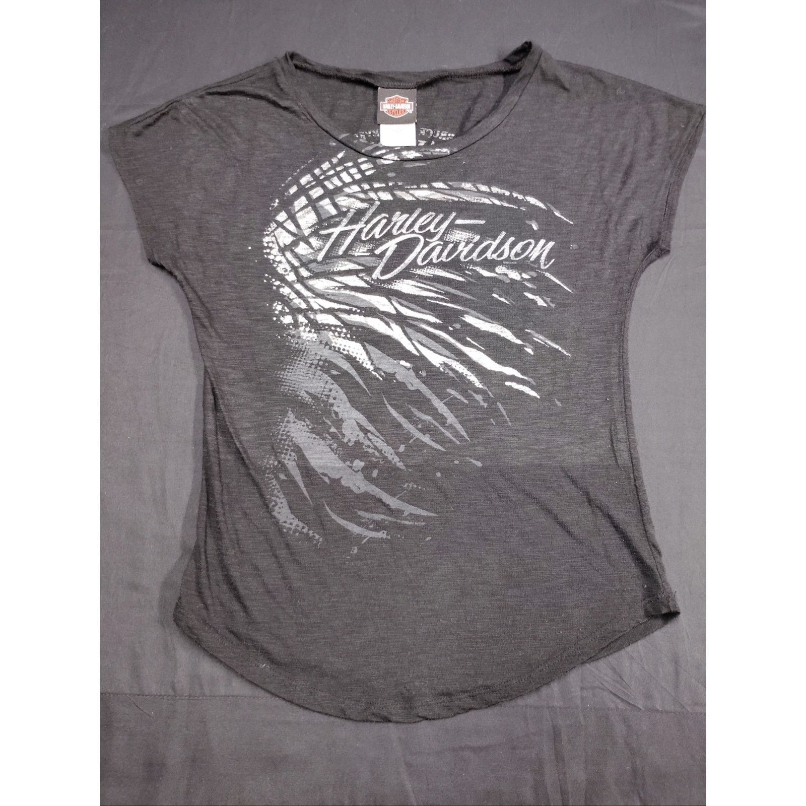 Harley Davidson Harley-Davidson Black Curved Hem Tee White Feather Graphic Size S / US 4 / IT 40 - 1 Thumbnail