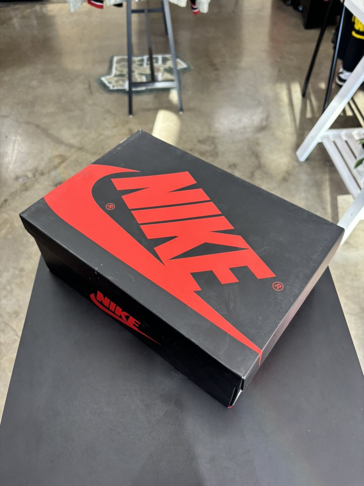 Jordan Brand × Nike Air Jordan 1 Banned Bred Sz. 6Y (2016) Size US 6 / EU 39 - 12 Thumbnail