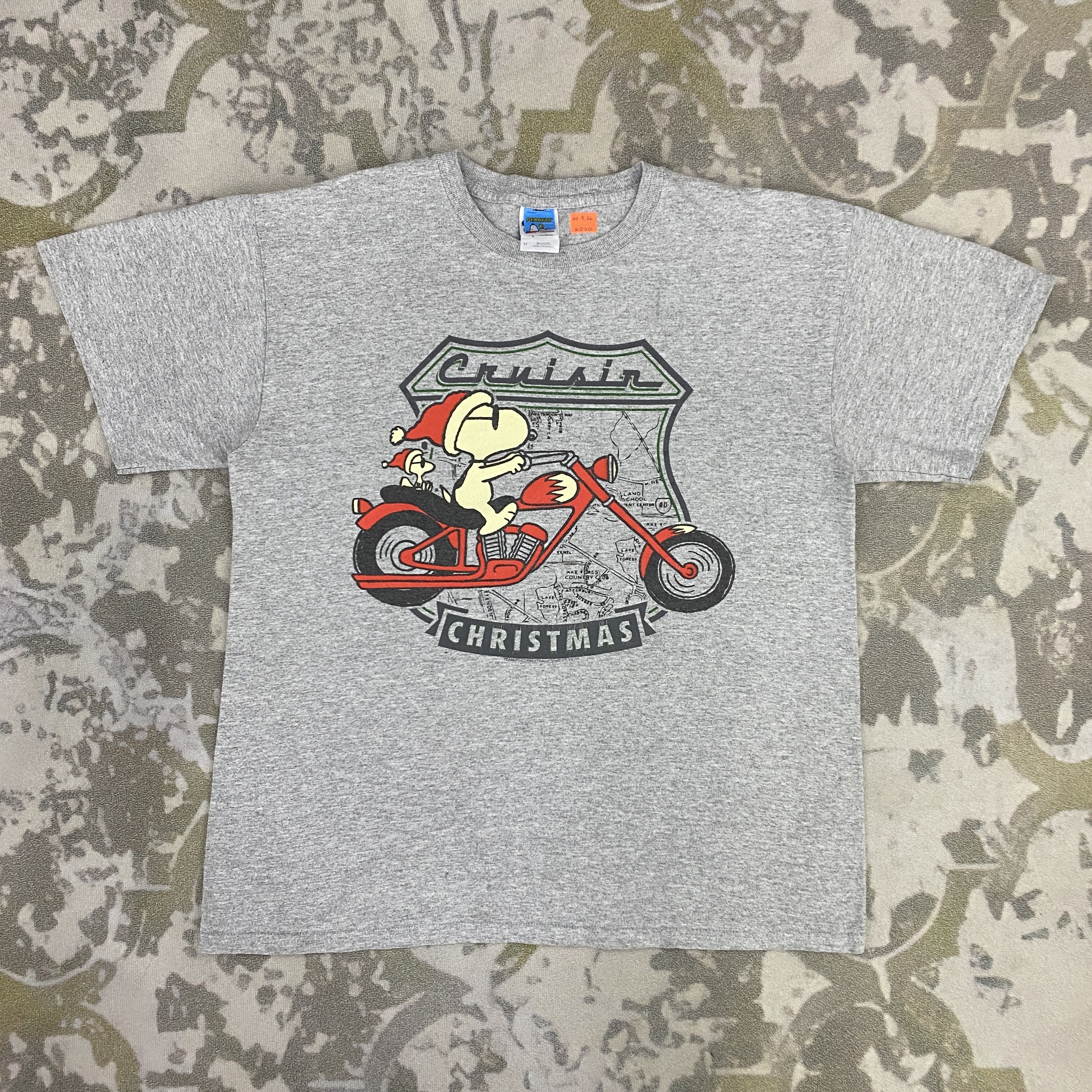 Gildan Vintage Snoopy Motorcycle Cruisin Christmas Shirt - K020 Size US M / EU 48-50 / 2 - 1 Thumbnail