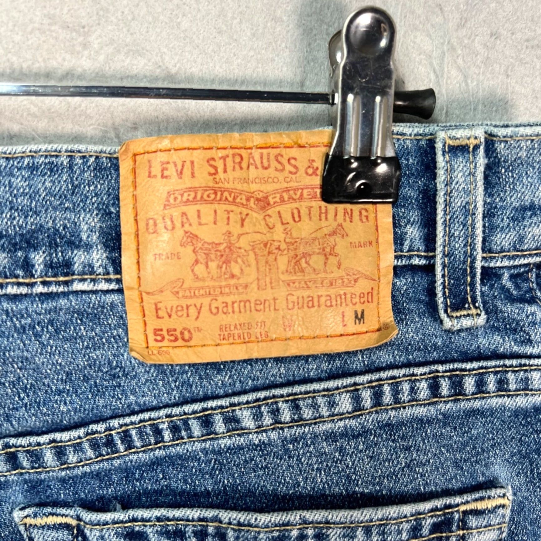 Levi's VINTAGE Levi's 550 Jeans Womens 28 x 30 High-Waisted Blue Denim 5-Pocket Tapered Relaxed Fit Adults Womens Size 28" / US 6 / IT 42 - 3 Thumbnail