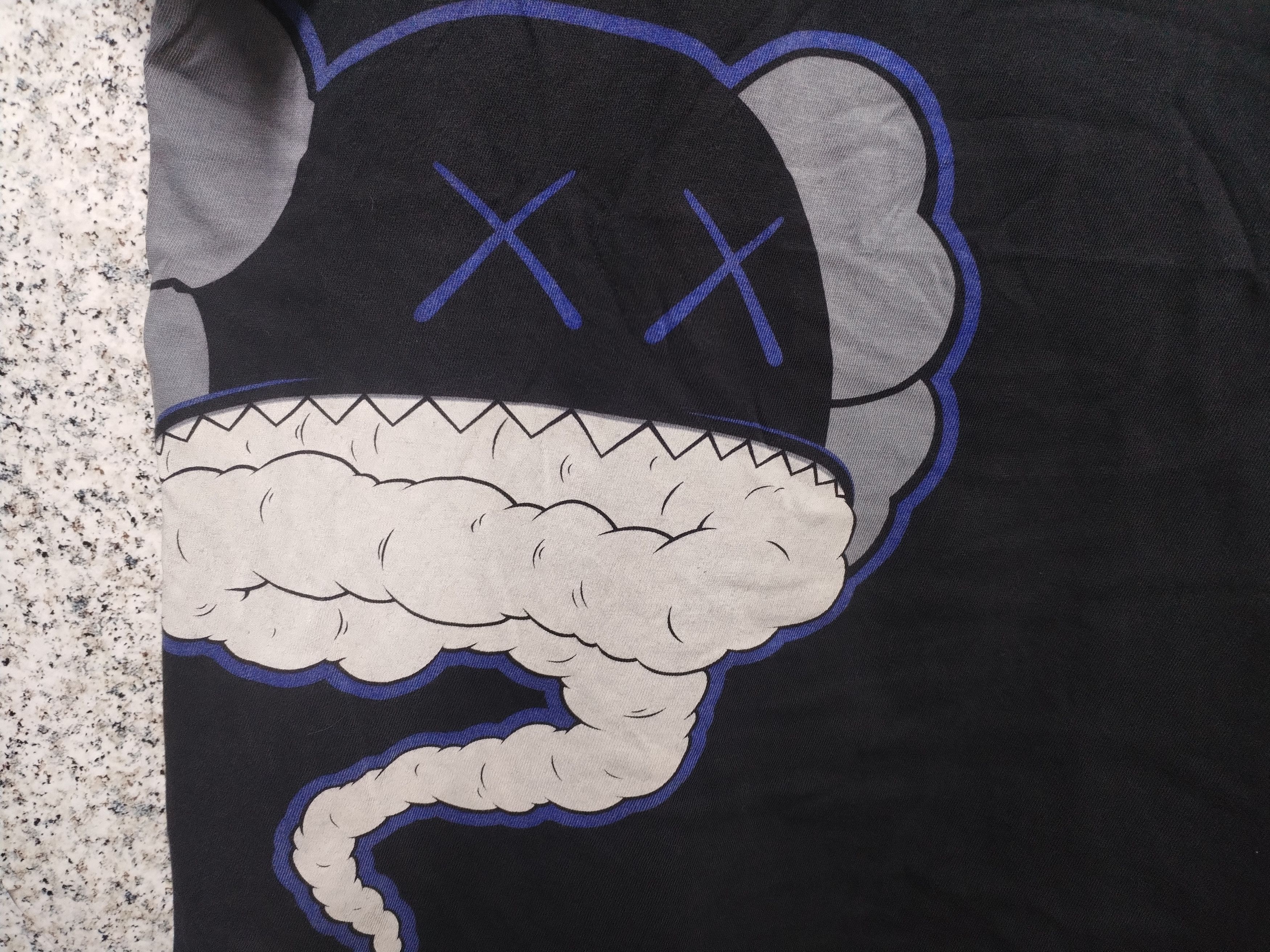 Japanese Brand VINTAGE KAWS VERY RARE Size US M / EU 48-50 / 2 - 4 Thumbnail