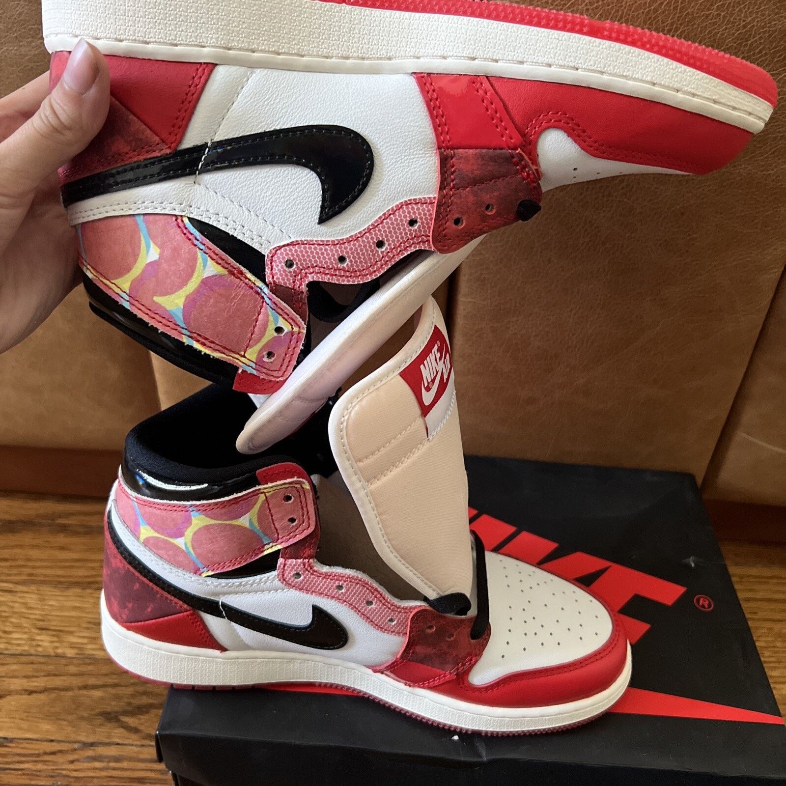 Nike Jordan 1 Retro High OG Size 6,5 GS Spider-Man Size US 6.5 / EU 39-40 - 11 Thumbnail
