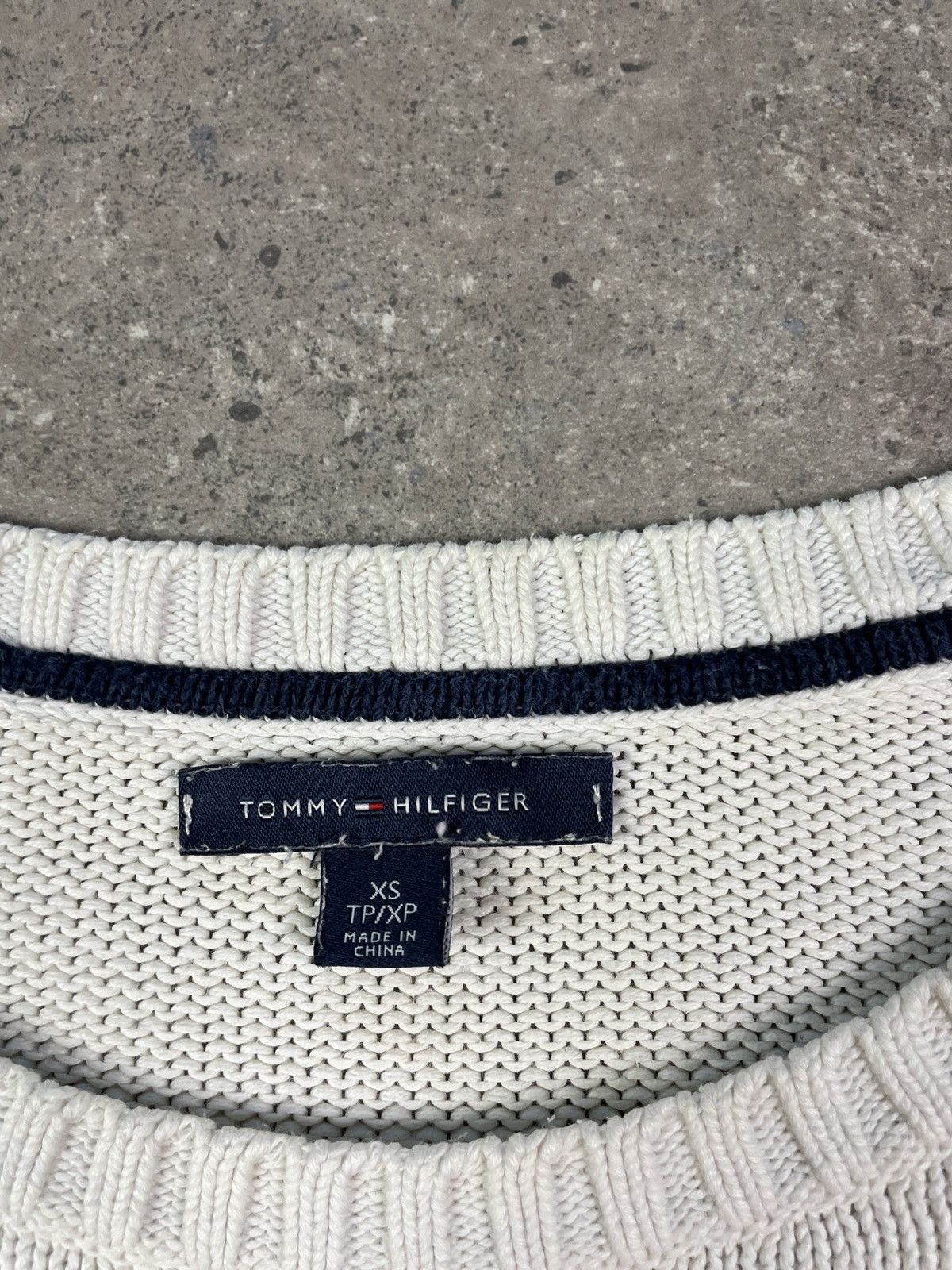 Tommy Hilfiger × Vintage Vintage Y2K Tommy Hilfiger Big Logo Sweater Size US XS / EU 42 / 0 - 3 Thumbnail