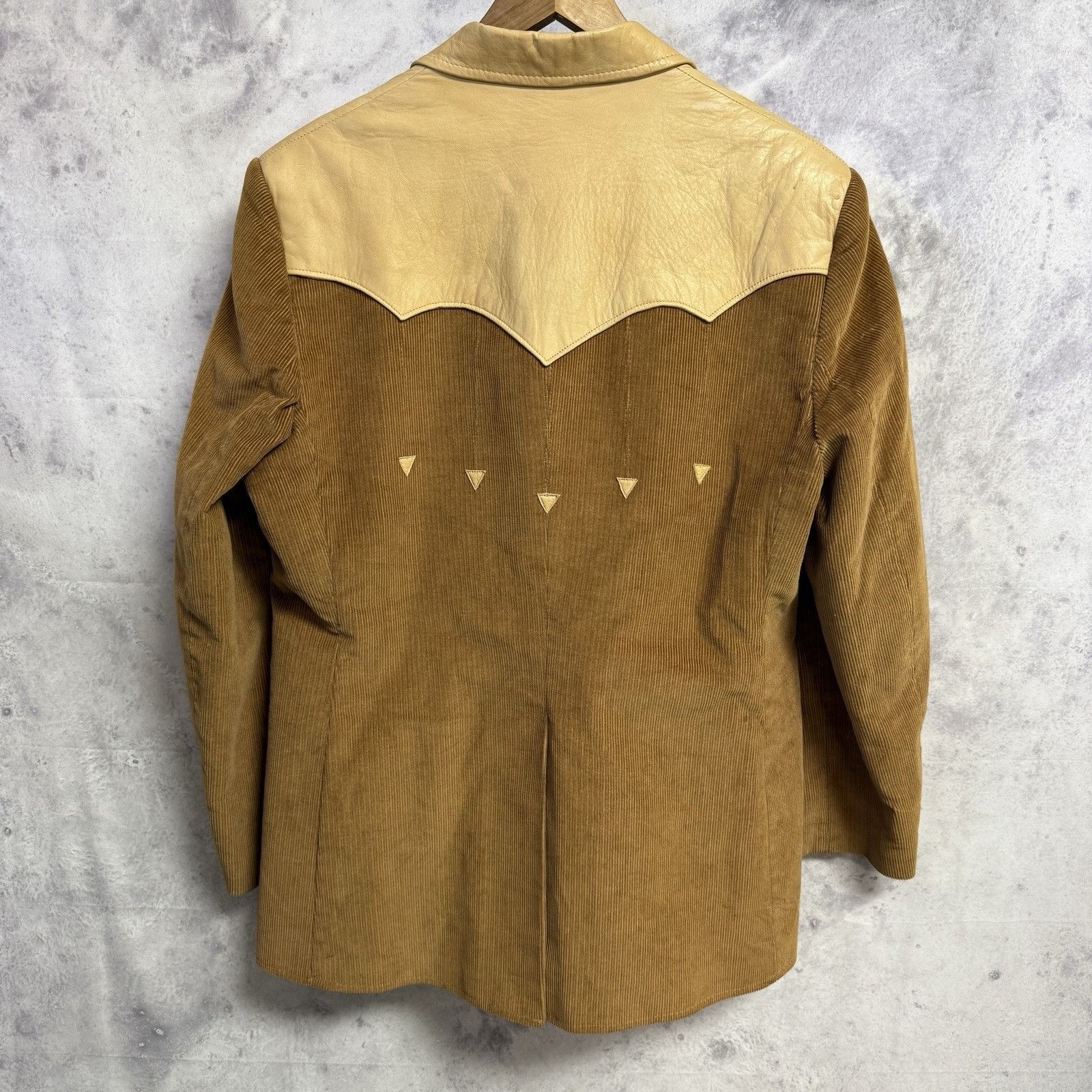 Vintage Vintage Pioneer Wear Corduroy Blazer Coat Jacket Mens 44 Bro Size US L / EU 52-54 / 3 - 2 Thumbnail