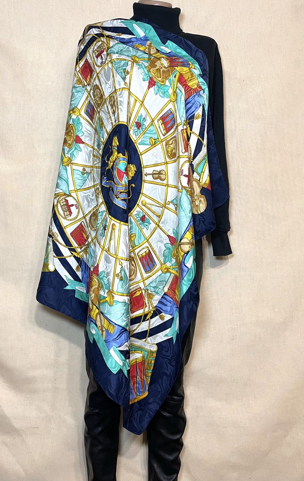 Versace × Vintage Gianni Versace jacquard art music silk scarf Size ONE SIZE - 6 Thumbnail