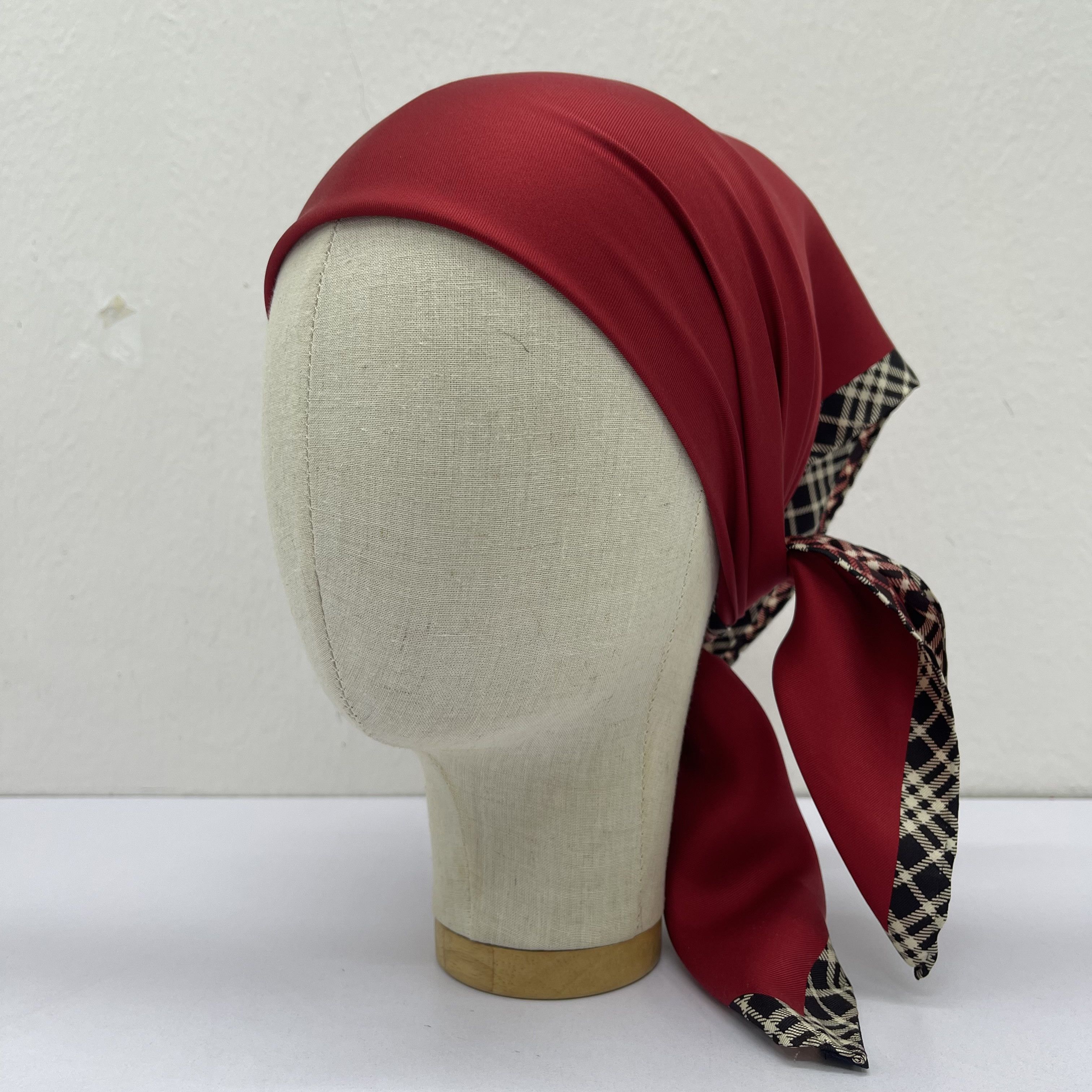 Burberry Vintage Burberry Silk Handkerchief - S7038 Size ONE SIZE - 1 Thumbnail