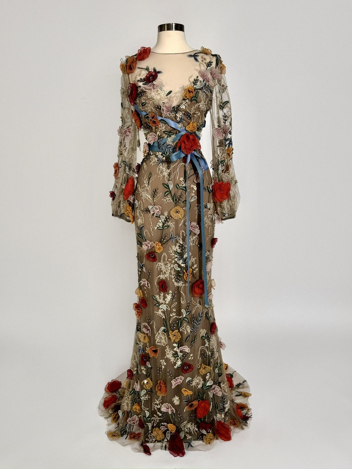 Marchesa Brand New US 8 MARCHESA Embroidered Organza Floral Gown Size M / US 6-8 / IT 42-44 - 1 Thumbnail