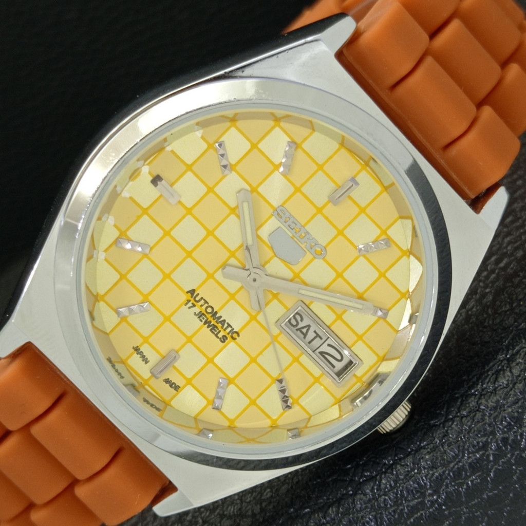 Seiko REFURBISHED VINTAGE SEIKO 5 AUTO JAPAN MENS WATCH a440217 Size 38 - 1 Thumbnail