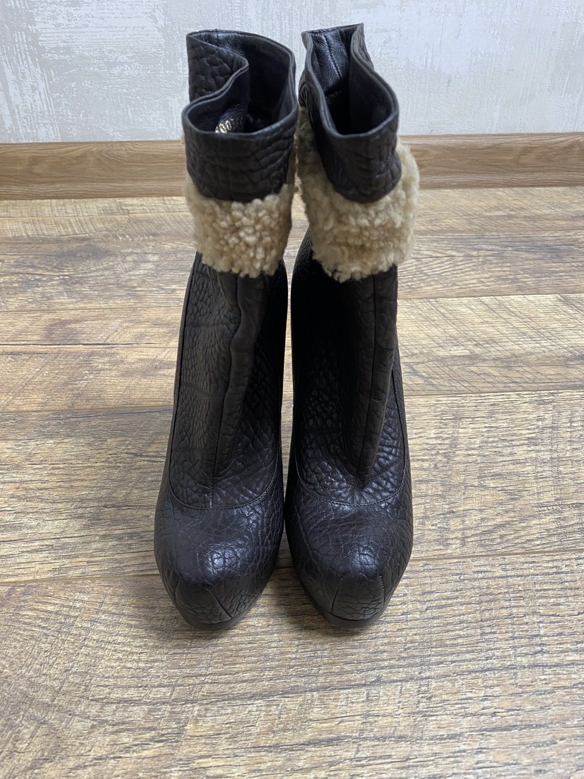 Yves Saint Laurent YSL Archive Tribute Boots Textured Leather Futuristic Rare Size US 6 / IT 36 - 4 Thumbnail