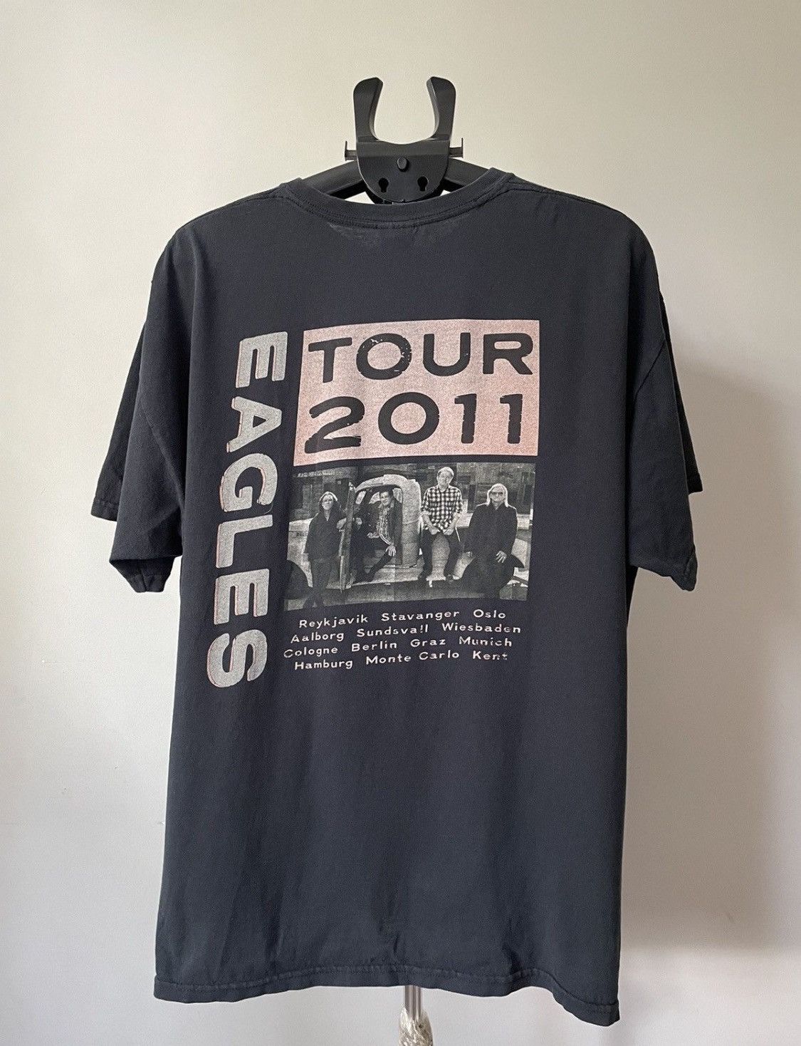 Band Tees Eagles vintage 2011 Tour T Shirt Size US XL / EU 56 / 4 - 3 Thumbnail