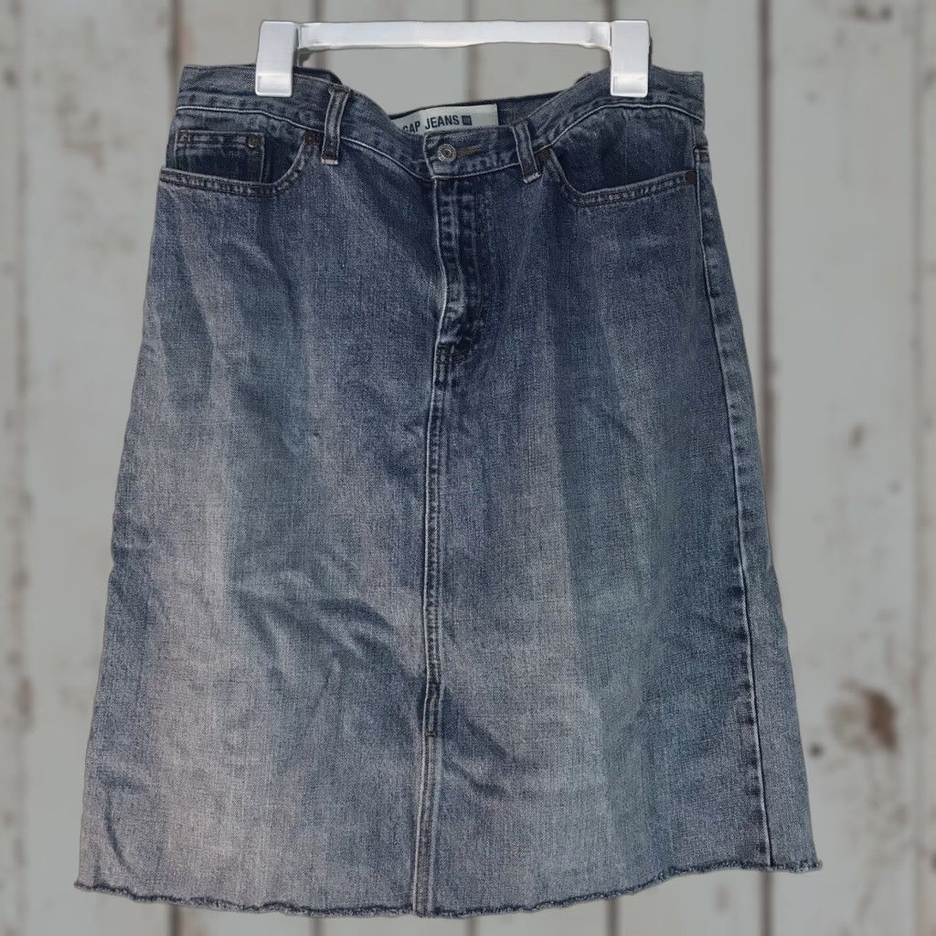 Gap Gap Women's Midi Denim Skirt Size 14 Blue Straight Pencil Casual Summer 90s Size 36" / US 14 / IT 50 - 1 Thumbnail
