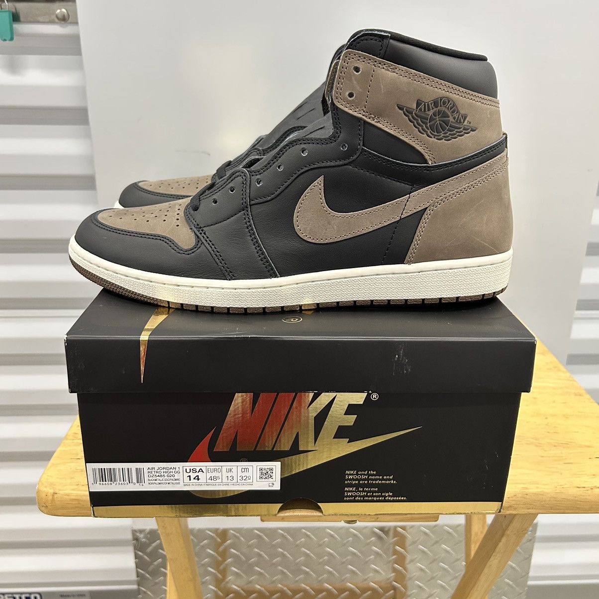 Jordan Brand Nike Air Jordan 1 Retro High OG Palomino DZ5485-020 Men’s 14 Size US 14 / EU 47 - 3 Thumbnail