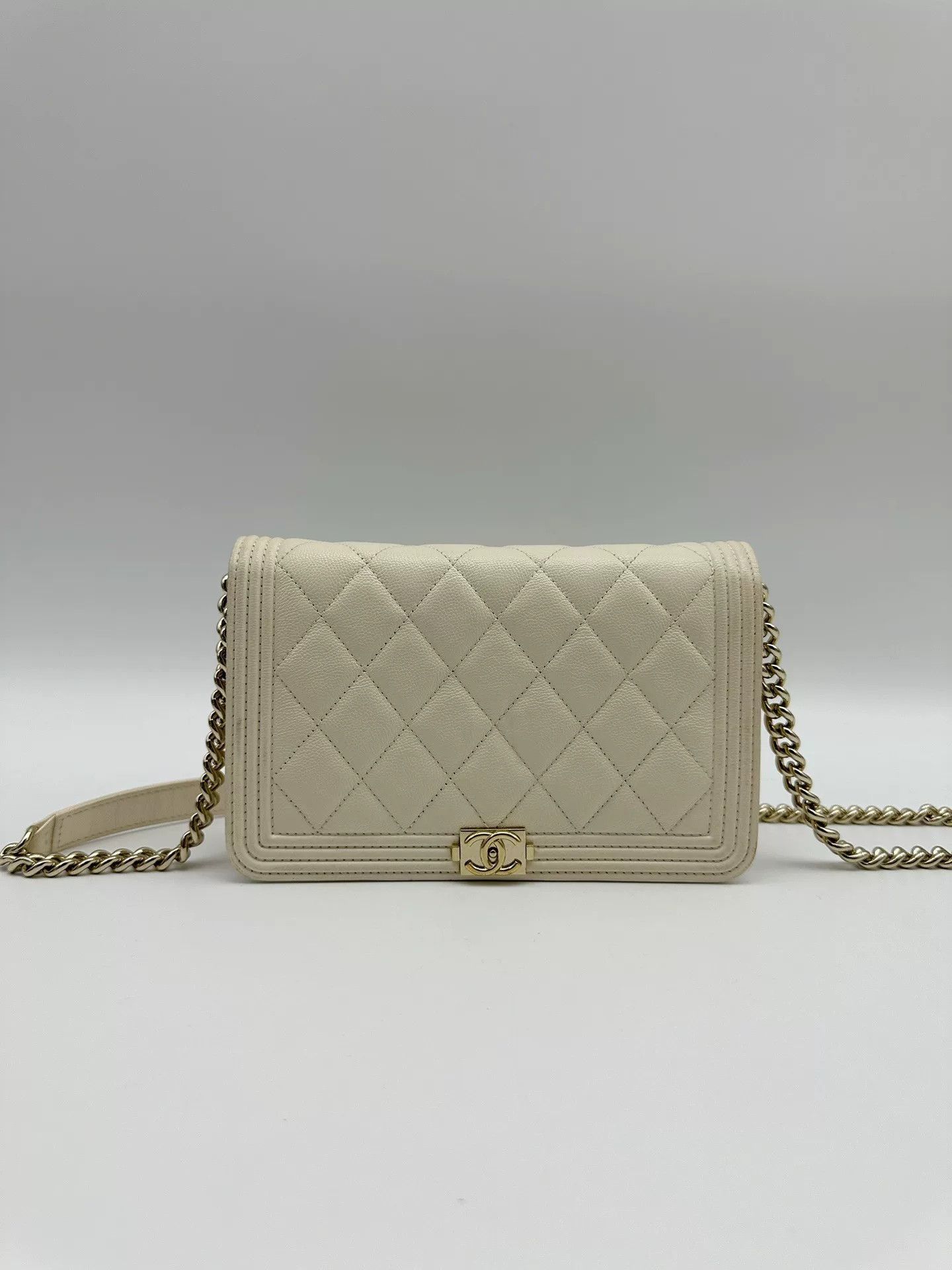 Chanel Pre-loved Bag Very good condition Size ONE SIZE - 1 Thumbnail