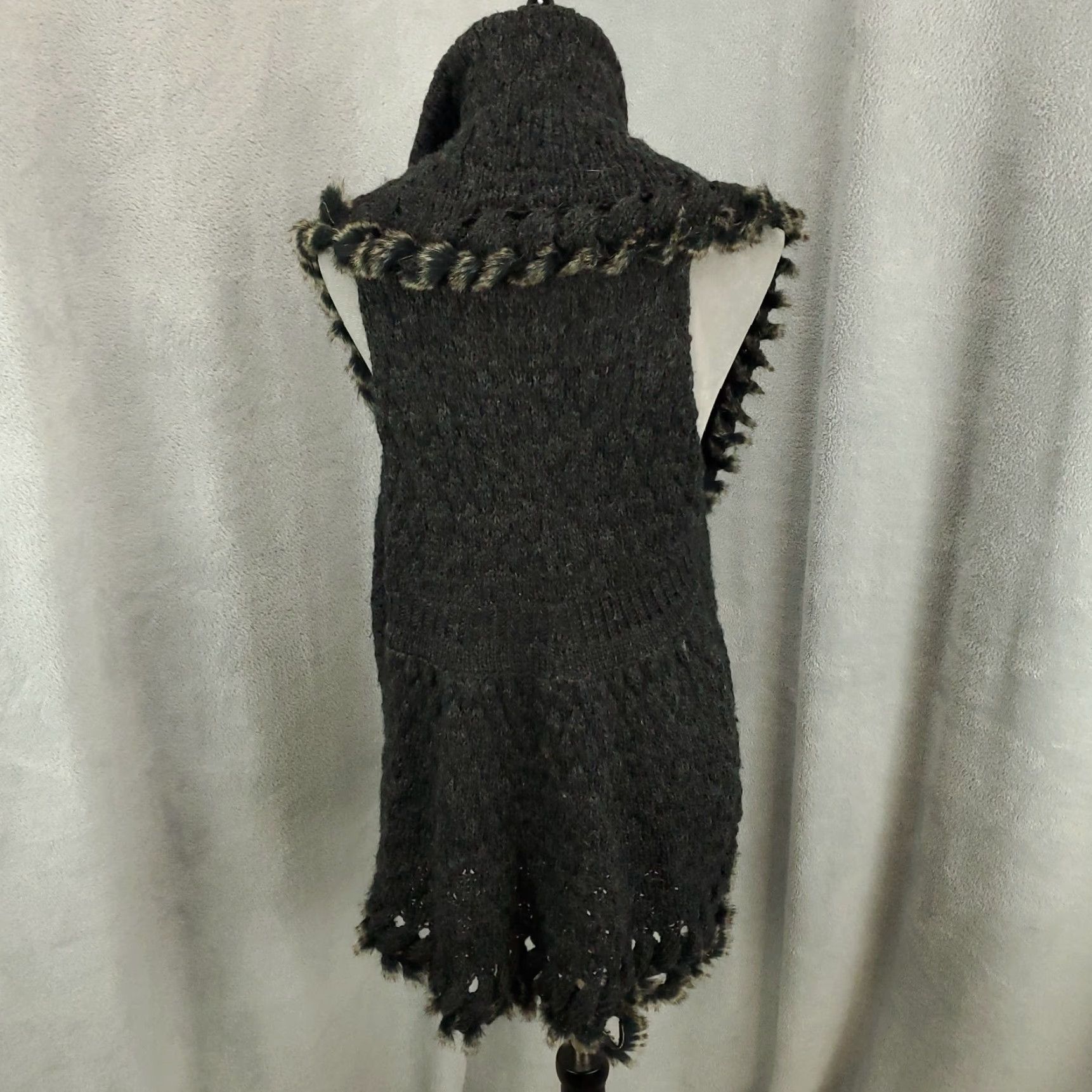 Vintage Womens Cardigan Vest Medium Faux Fur Trim Wool Blend Chunky Boho Size M / US 6-8 / IT 42-44 - 3 Thumbnail