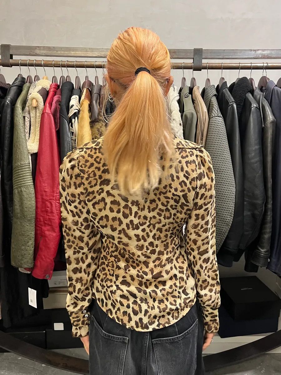 Roberto Cavalli 2000s Cavalli Leopard Print Chic Shirt Size XS / US 0-2 / IT 36-38 - 3 Thumbnail