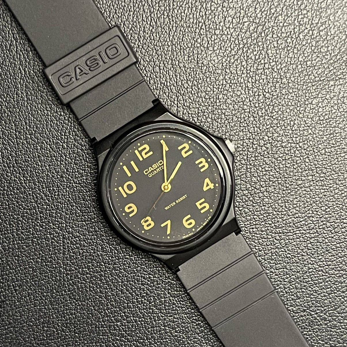 Casio × Japanese Brand Casio Minimalist Classic Retro Watch – Black Gold Size ONE SIZE - 1 Thumbnail