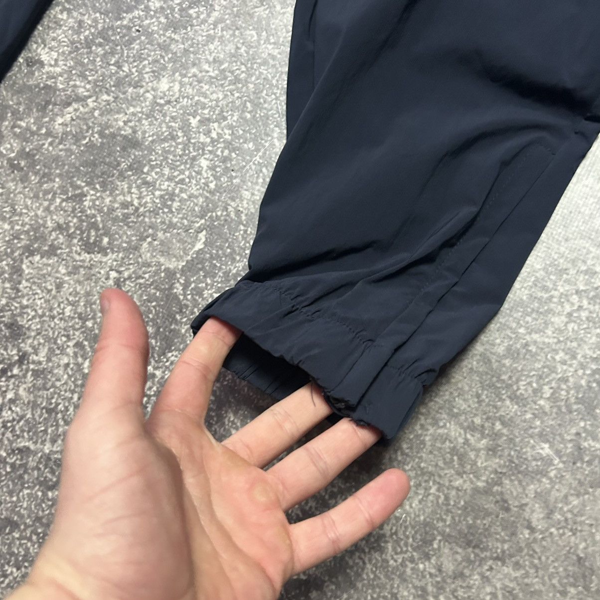 Reiss Designer Reiss x Castore Basic nylon sport pants size L Size US 34 / EU 50 - 5 Thumbnail