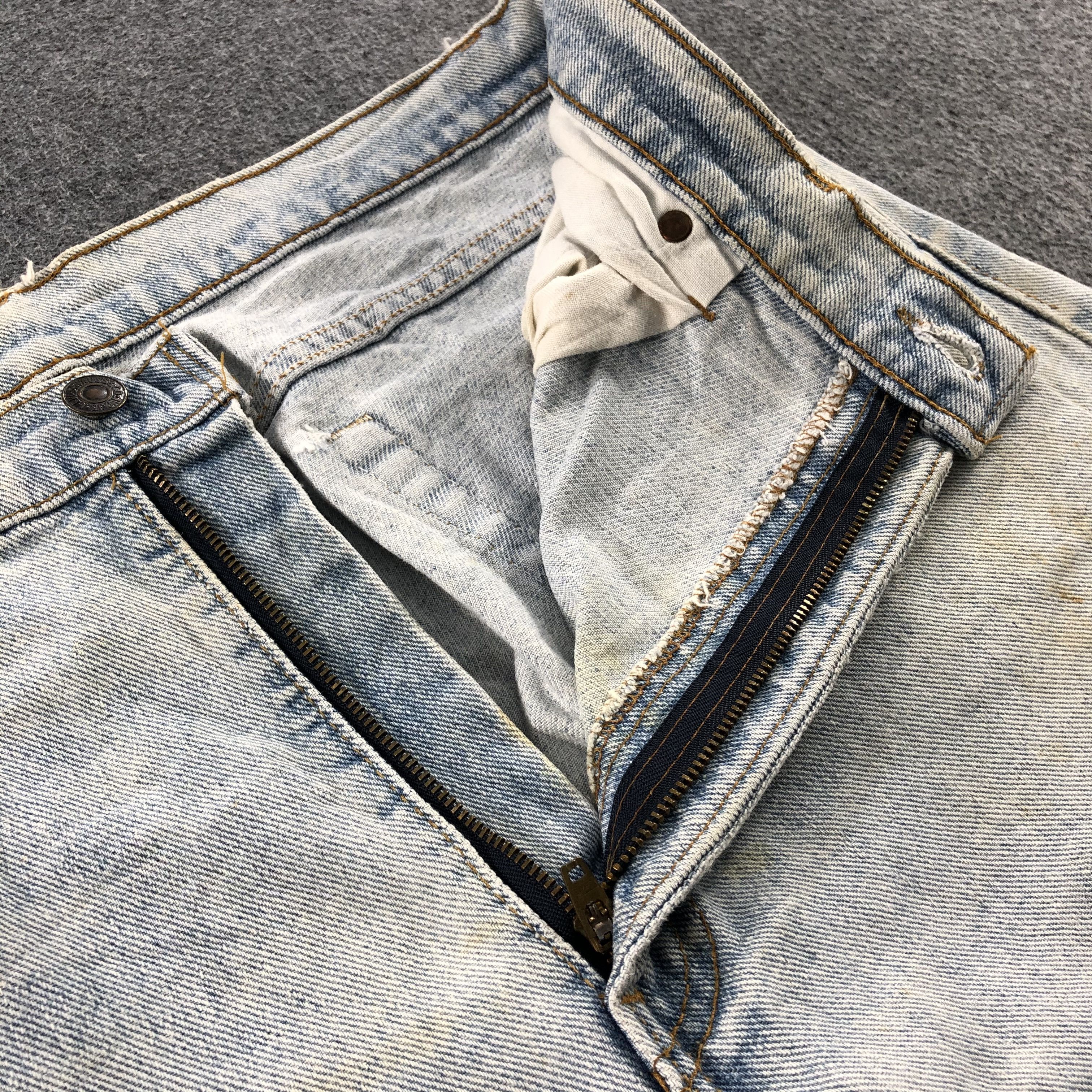 Levi's Vintage 90s Levis 505 Light Wash Jeans- J1335 Size US 36 / EU 52 - 7 Thumbnail
