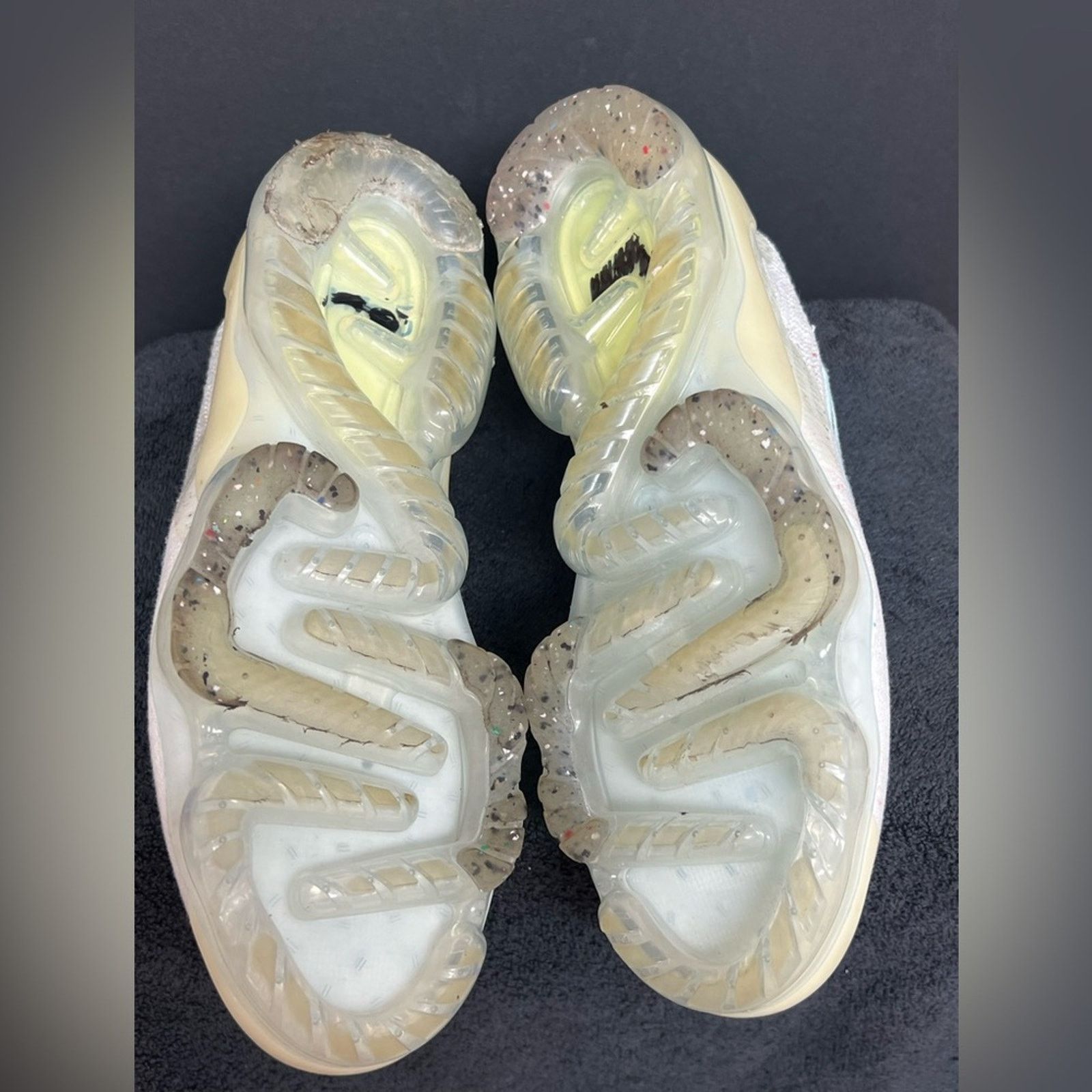 Nike Nike Air VaporMax Flyknit 2021 Mismatched Swoosh Sneakers Size US 6.5 / EU 39-40 - 8 Thumbnail