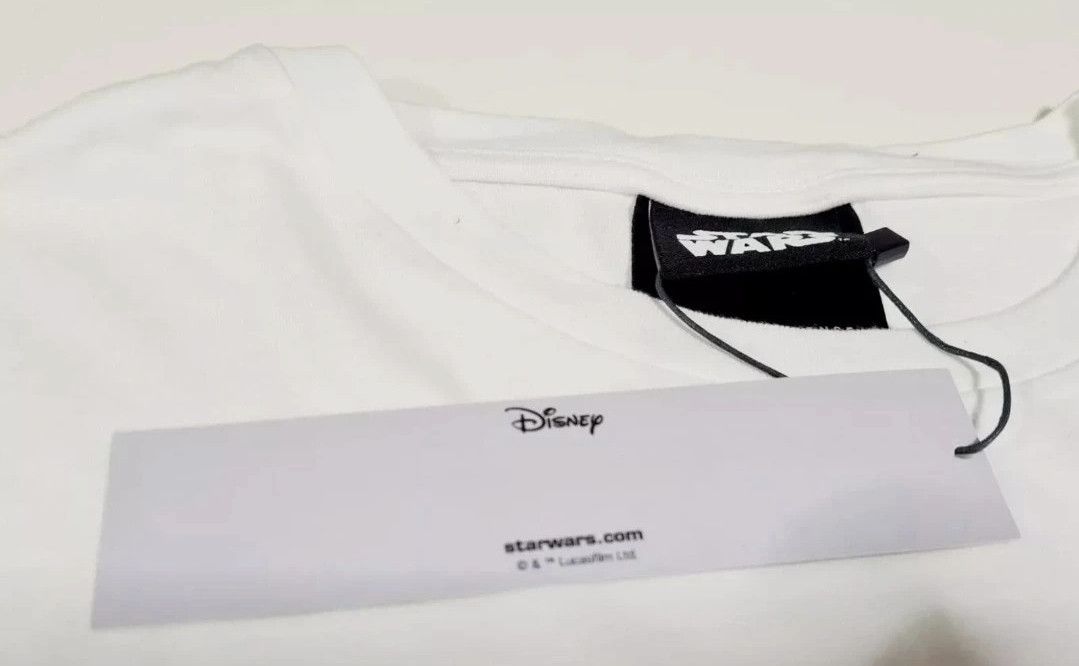 Disney The Mandalorian Baby Yoda size L - Official Disney Star Wars Size US L / EU 52-54 / 3 - 4 Thumbnail